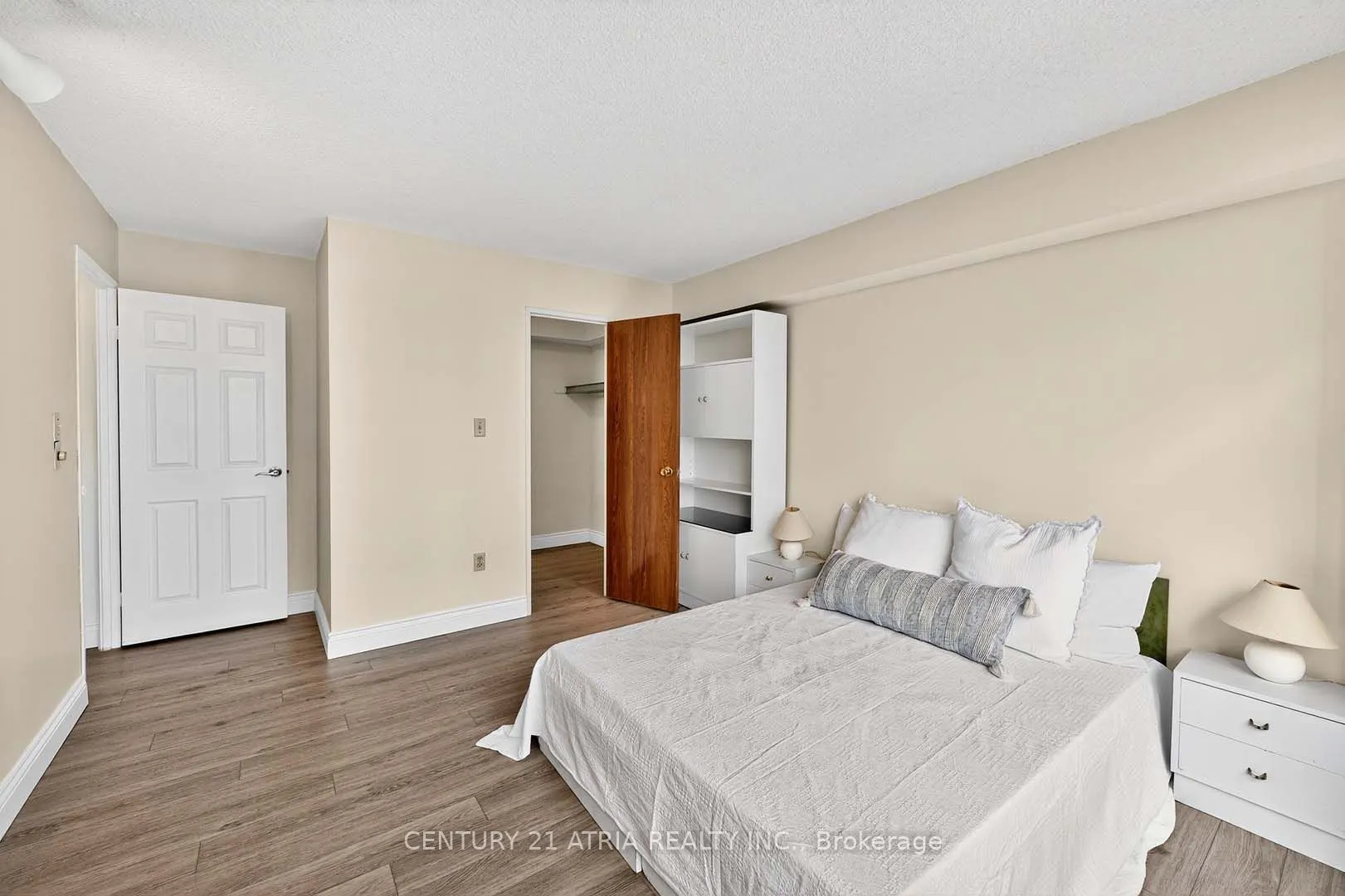 3300 Don Mills Road, #1804