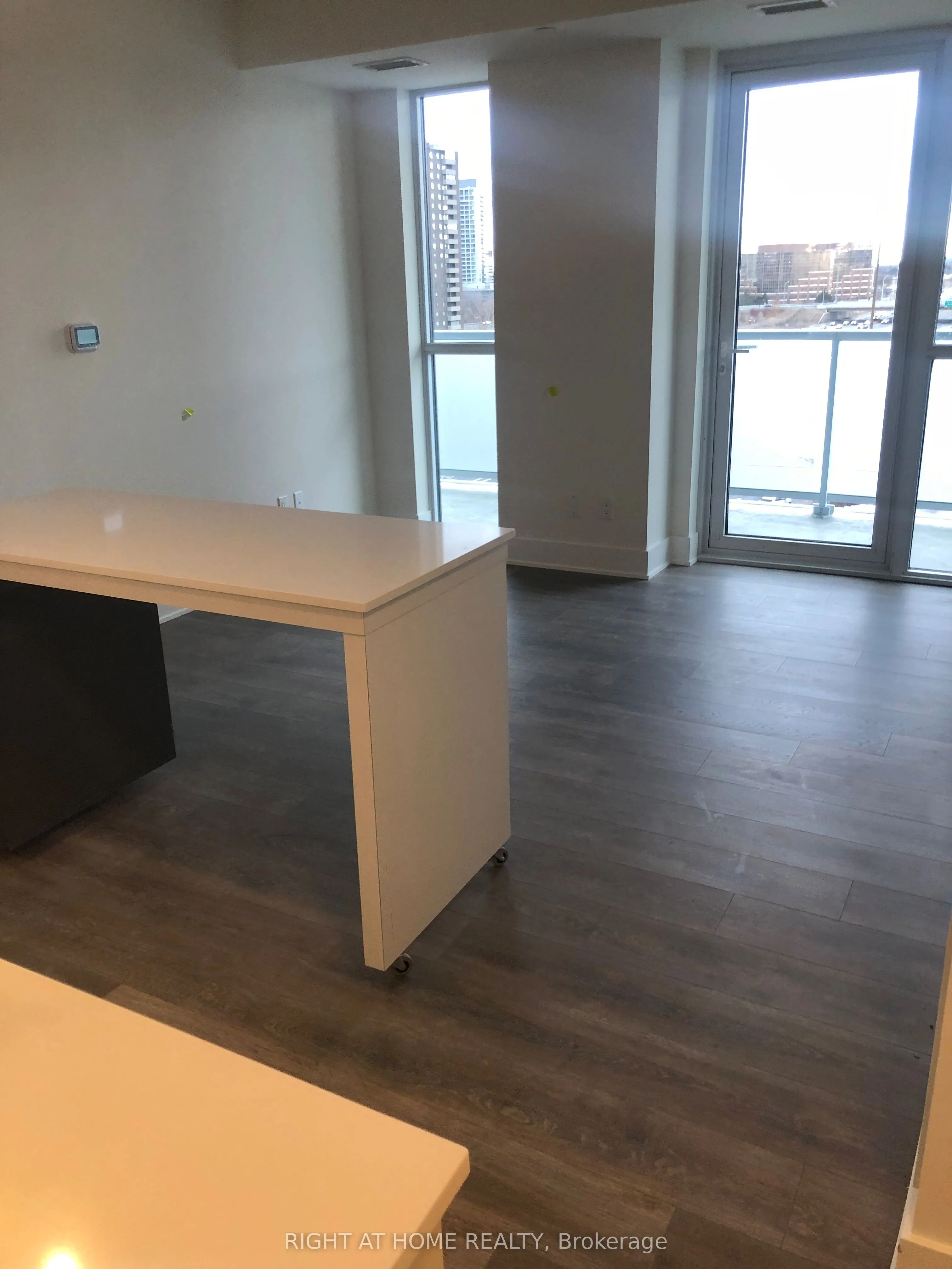 188 Fairview Mall Drive, #910