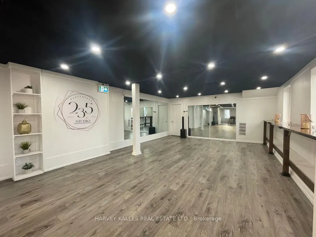 235 Augusta Avenue, #2nd Floor