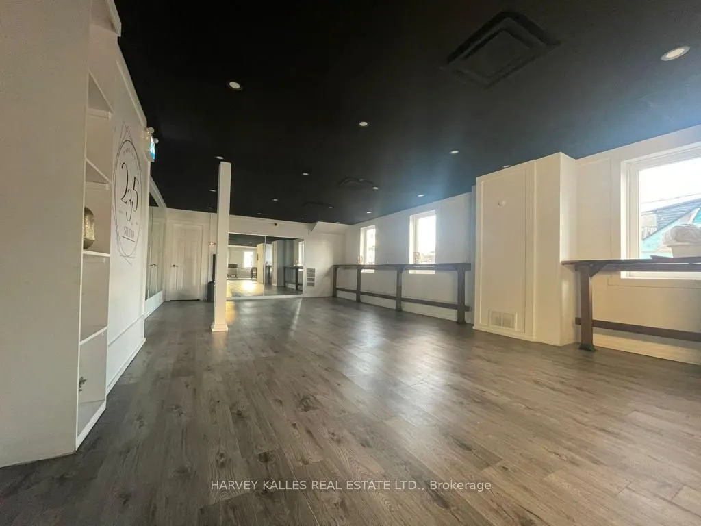 235 Augusta Avenue, #2nd Floor