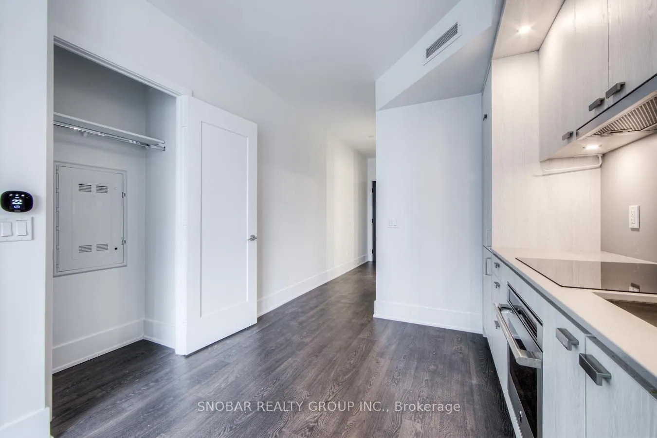 470 Front Street W, #814