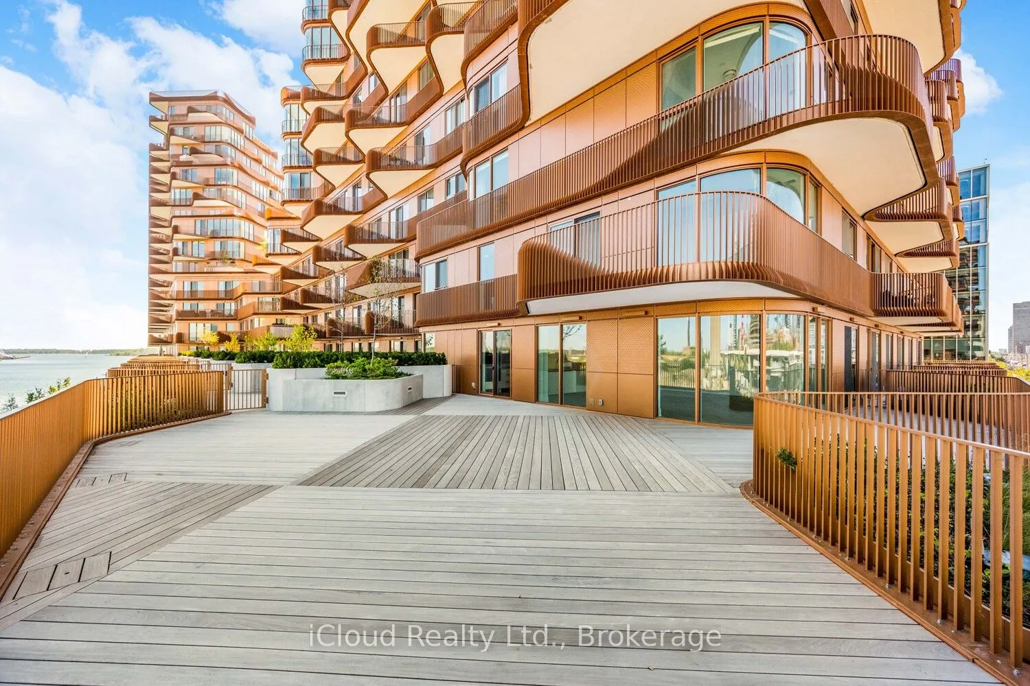 155 Merchants' Wharf, #331