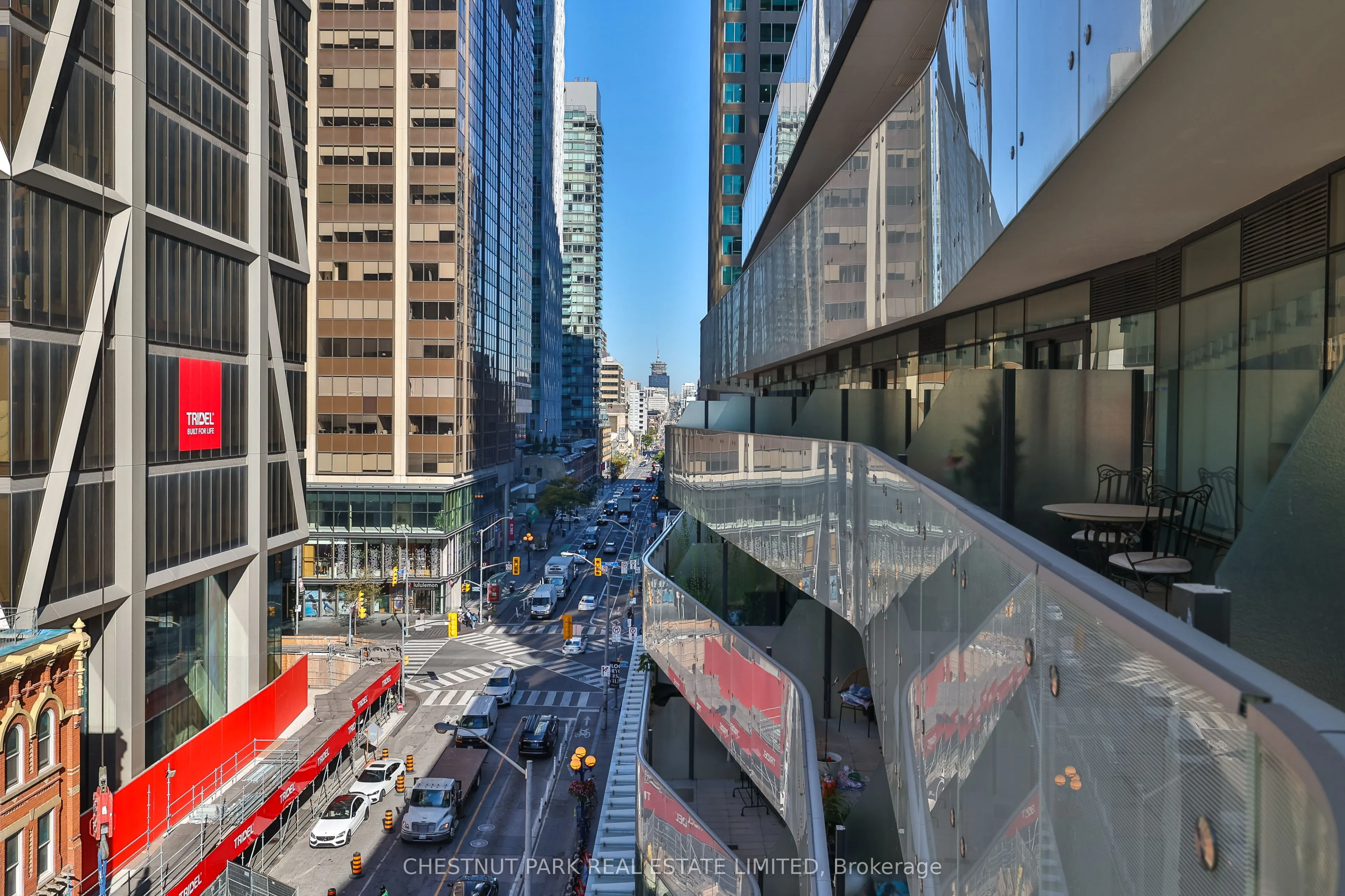 1 Bloor Street E, #511