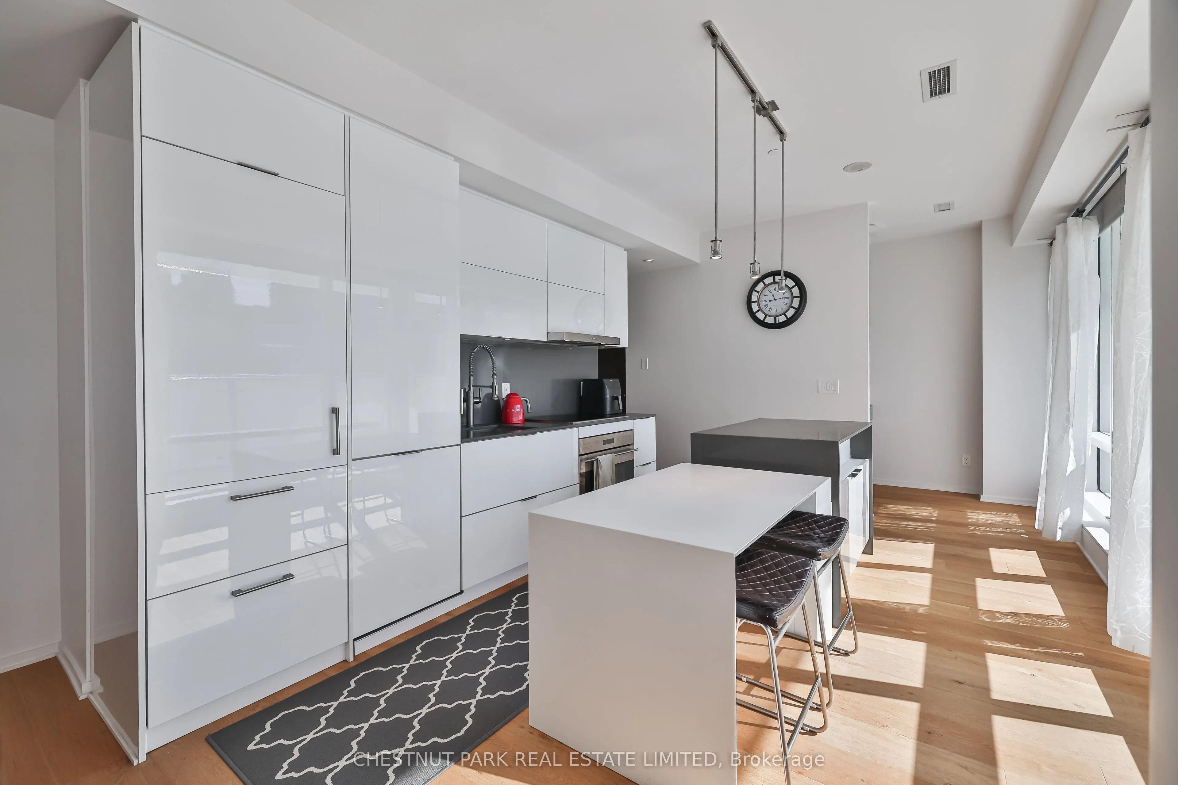 1 Bloor Street E, #511