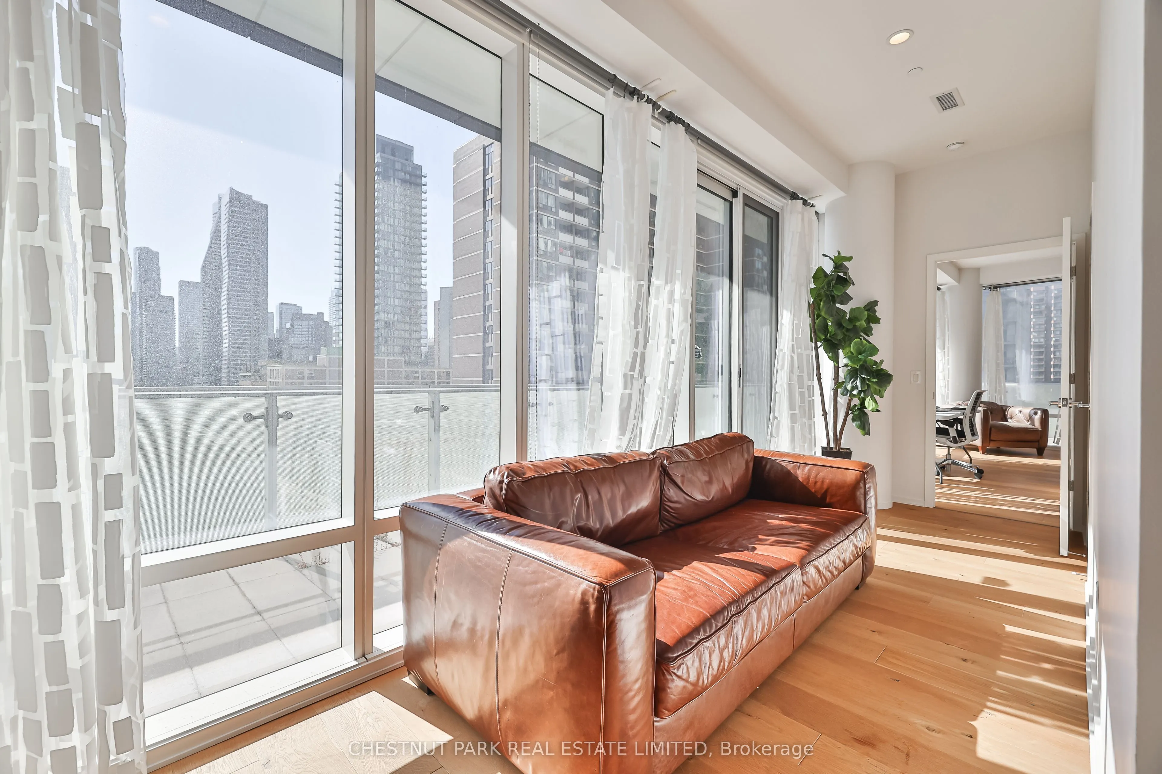 1 Bloor Street E, #511