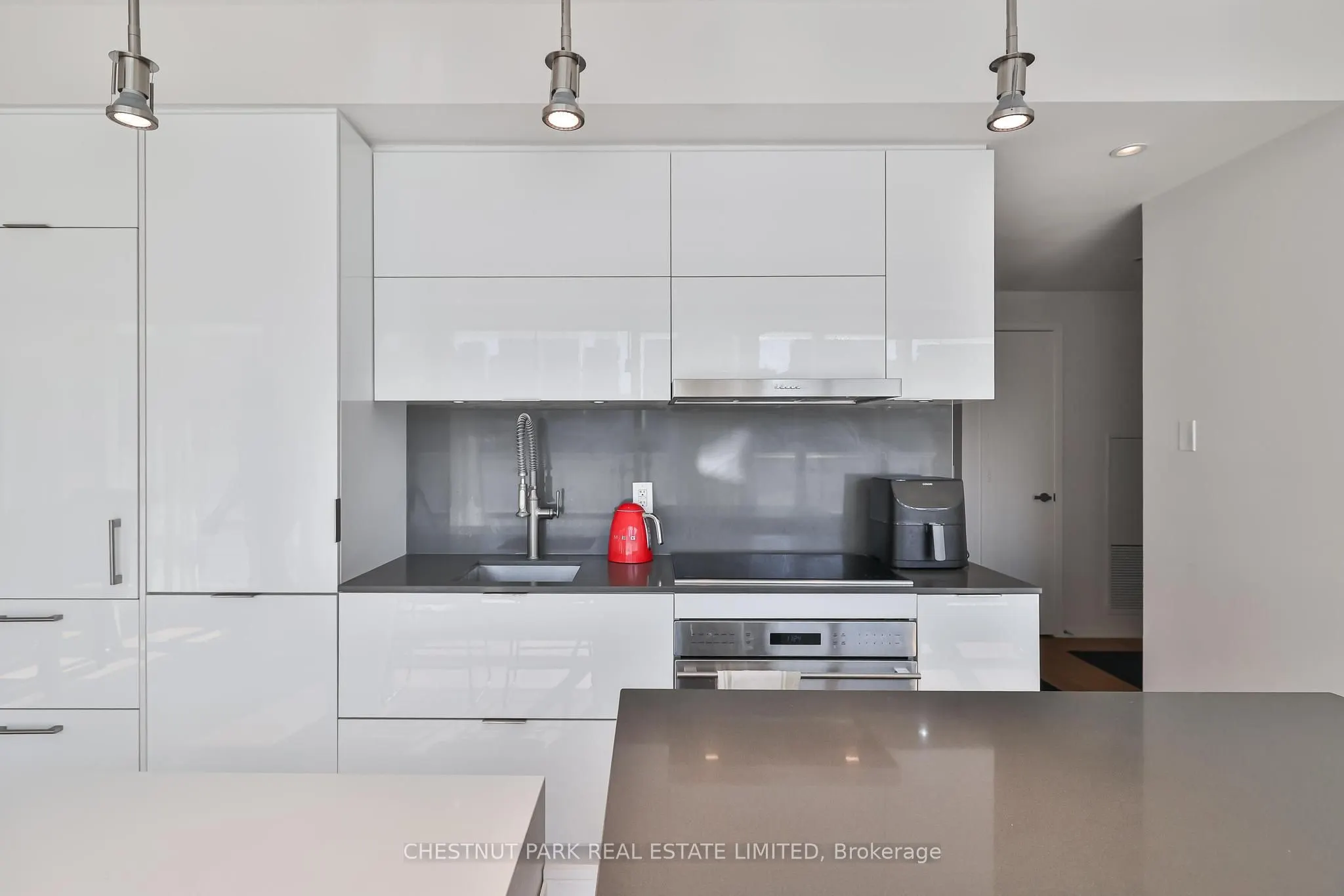 1 Bloor Street E, #511