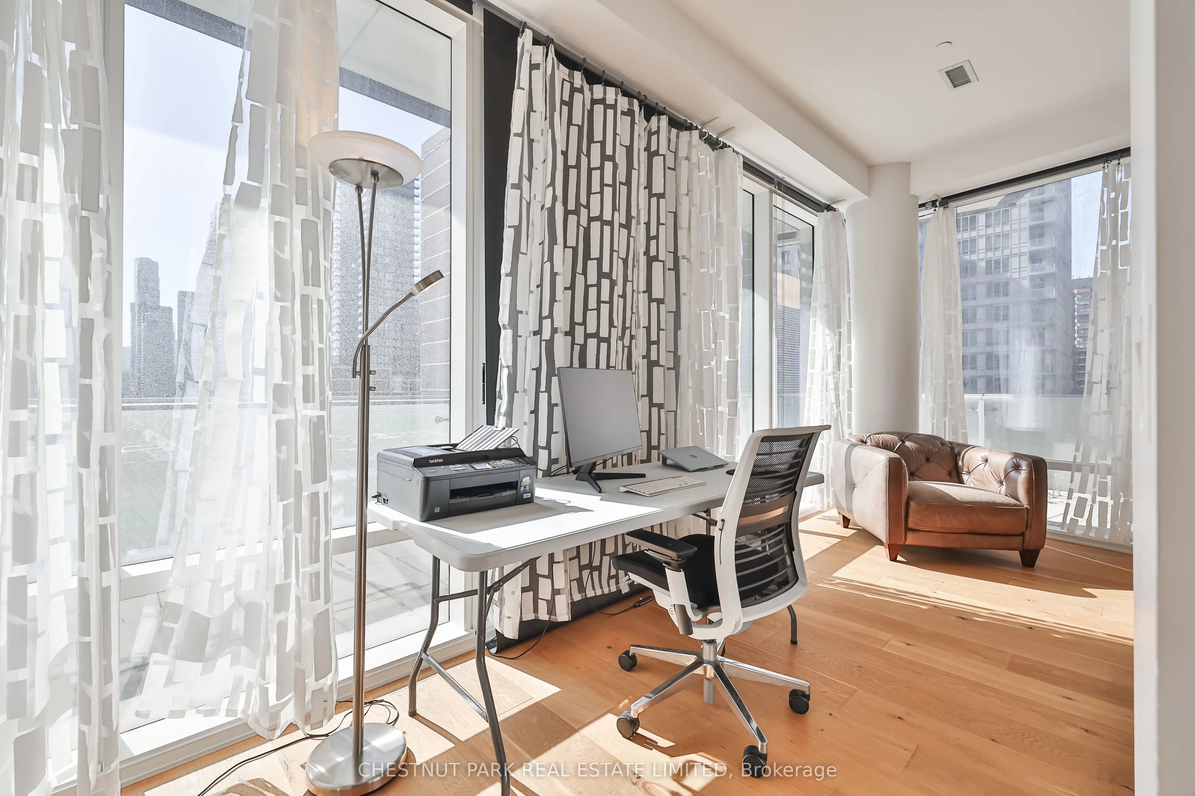 1 Bloor Street E, #511