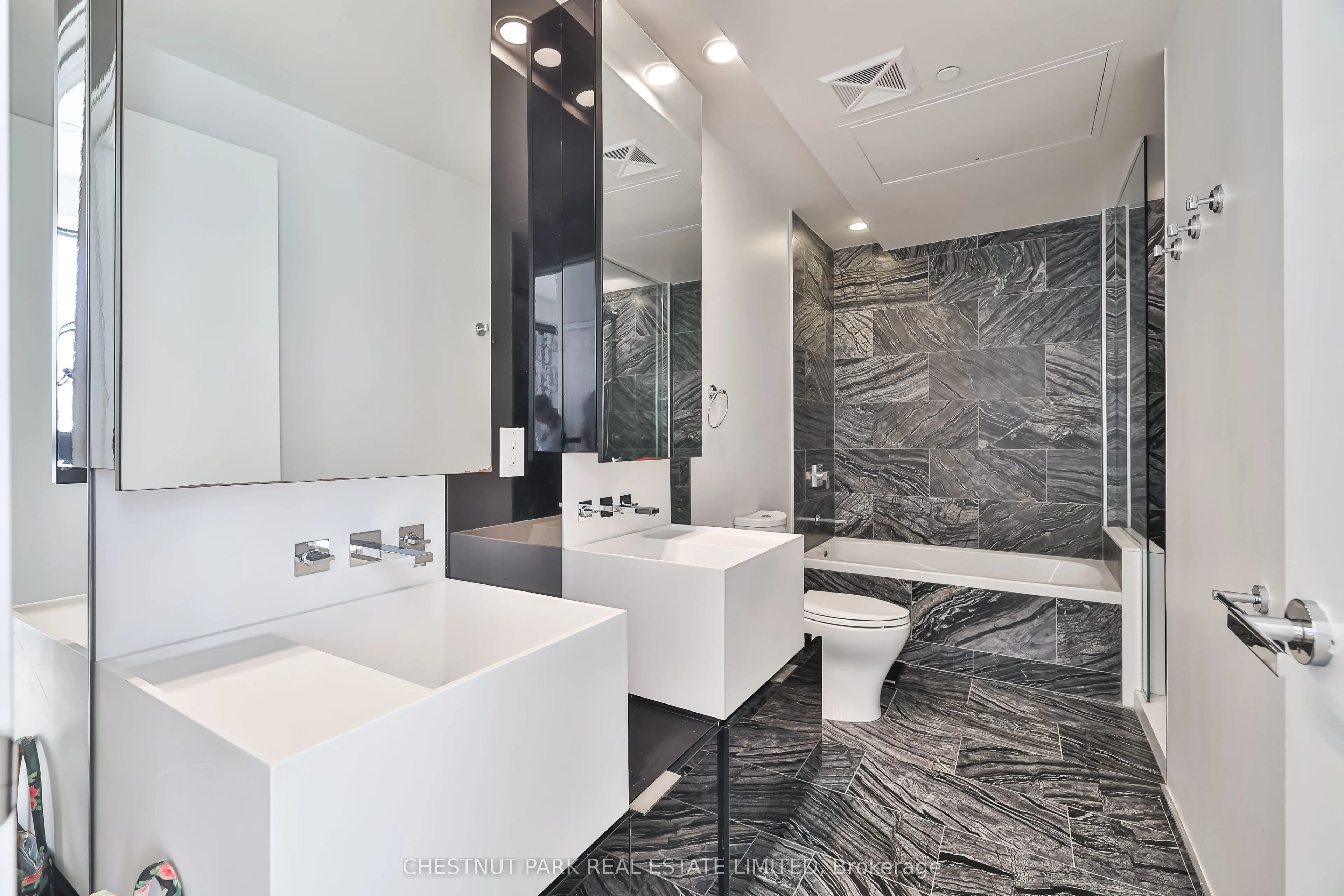 1 Bloor Street E, #511