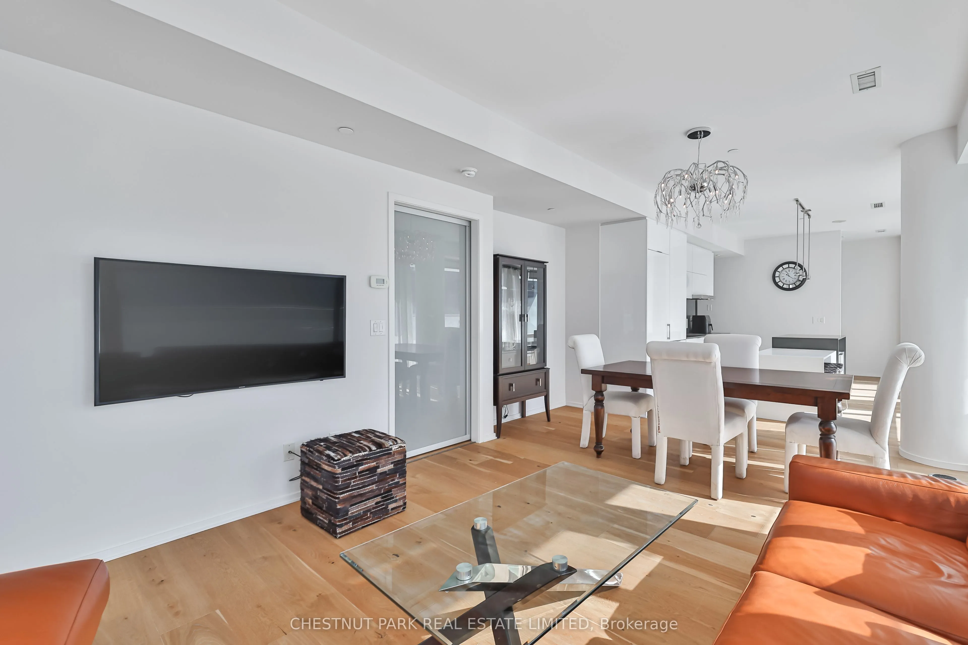 1 Bloor Street E, #511