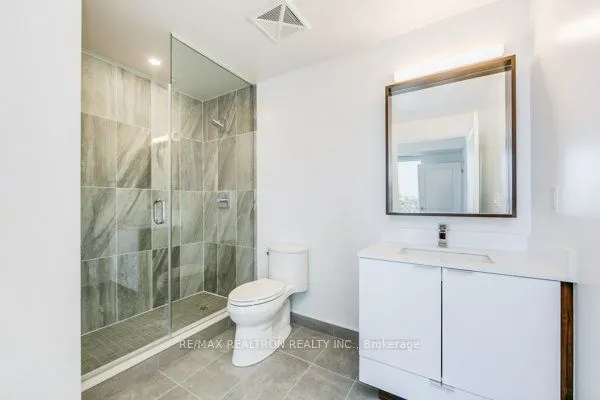 543 Richmond Street W, #02
