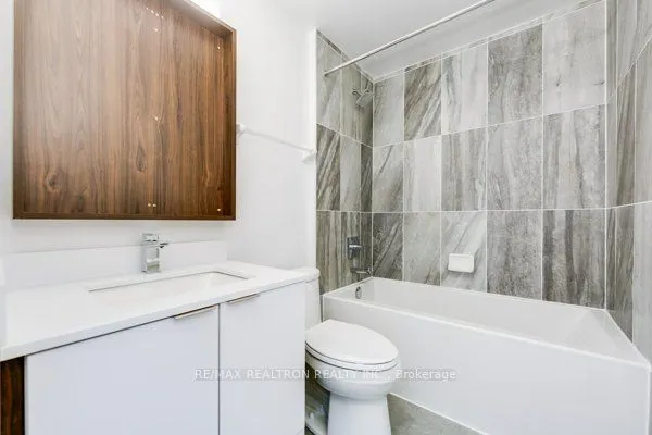 543 Richmond Street W, #02