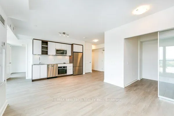 543 Richmond Street W, #02