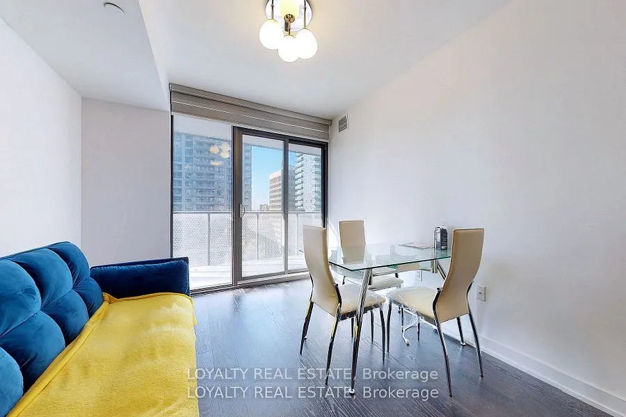 11 Wellesley Street W, #1107