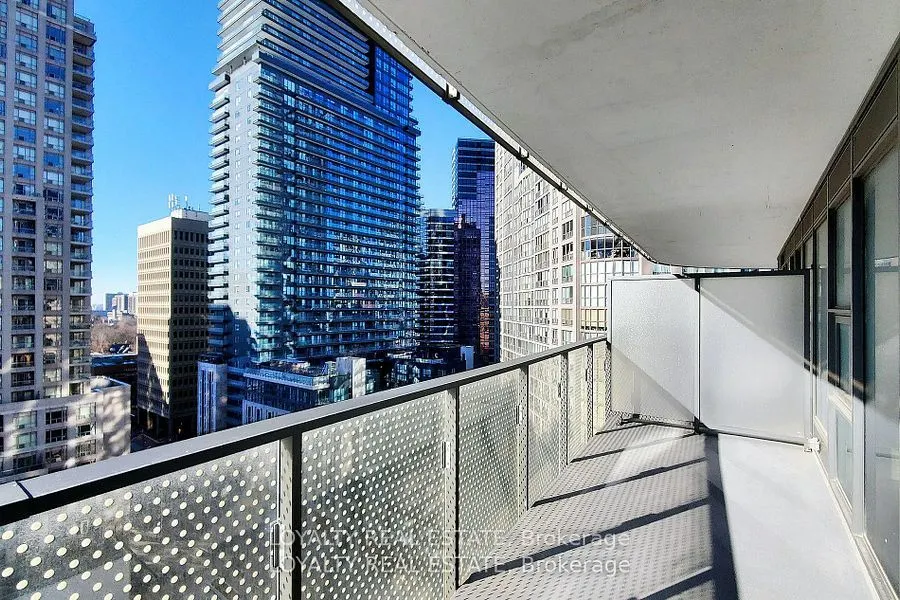 11 Wellesley Street W, #1107