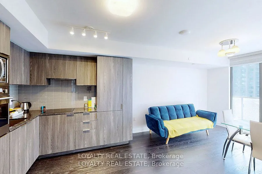 11 Wellesley Street W, #1107
