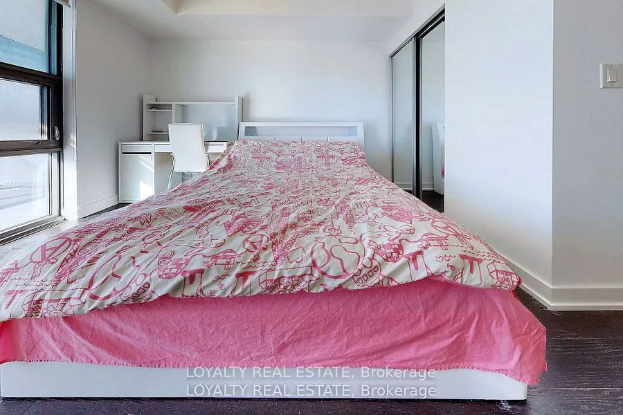 11 Wellesley Street W, #1107