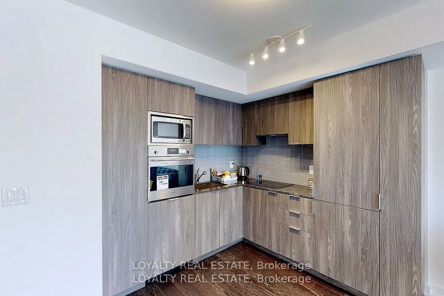 11 Wellesley Street W, #1107