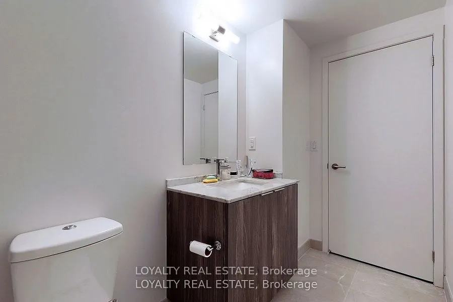 11 Wellesley Street W, #1107