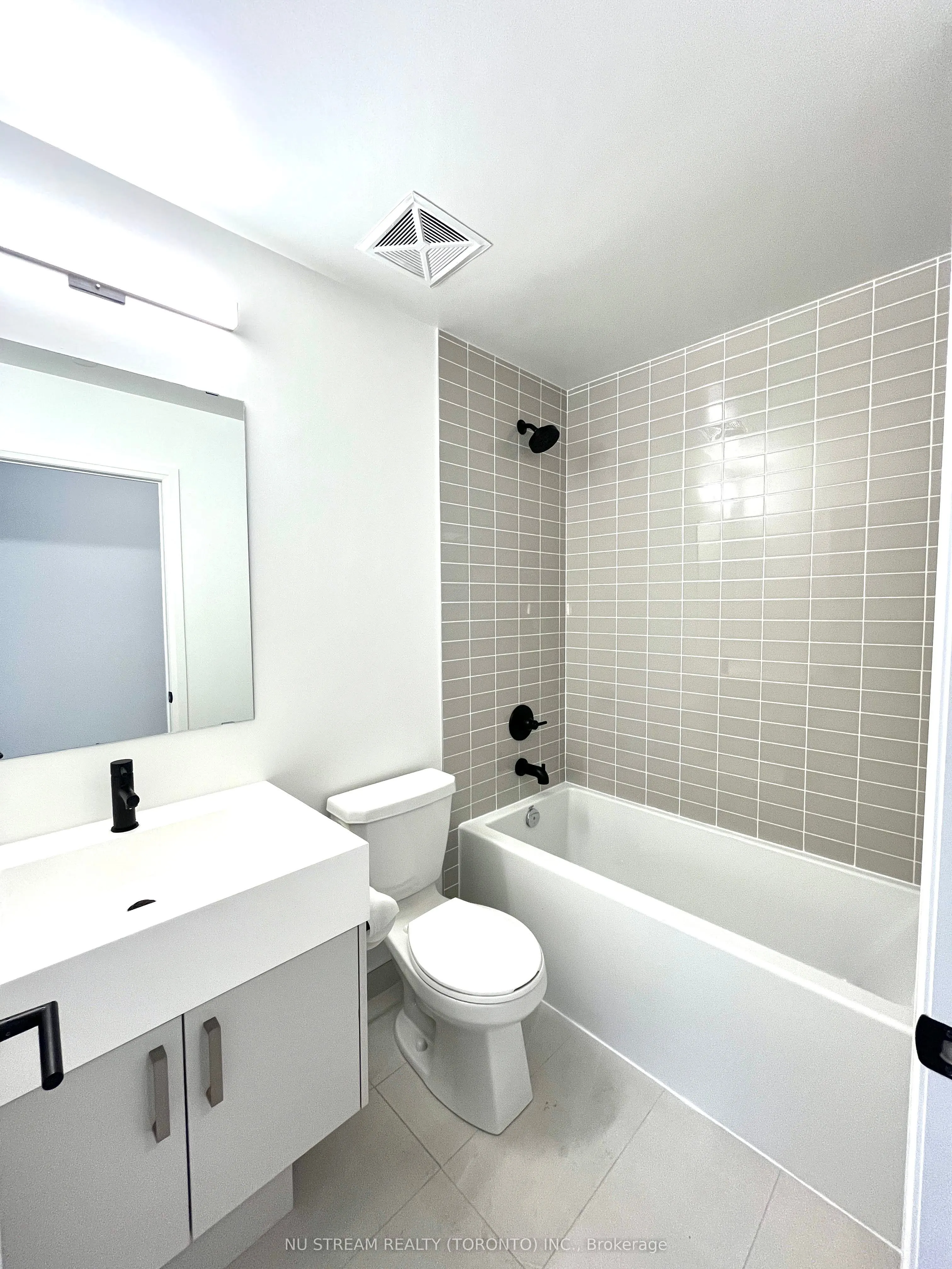 280 dundas street west Street W, #415
