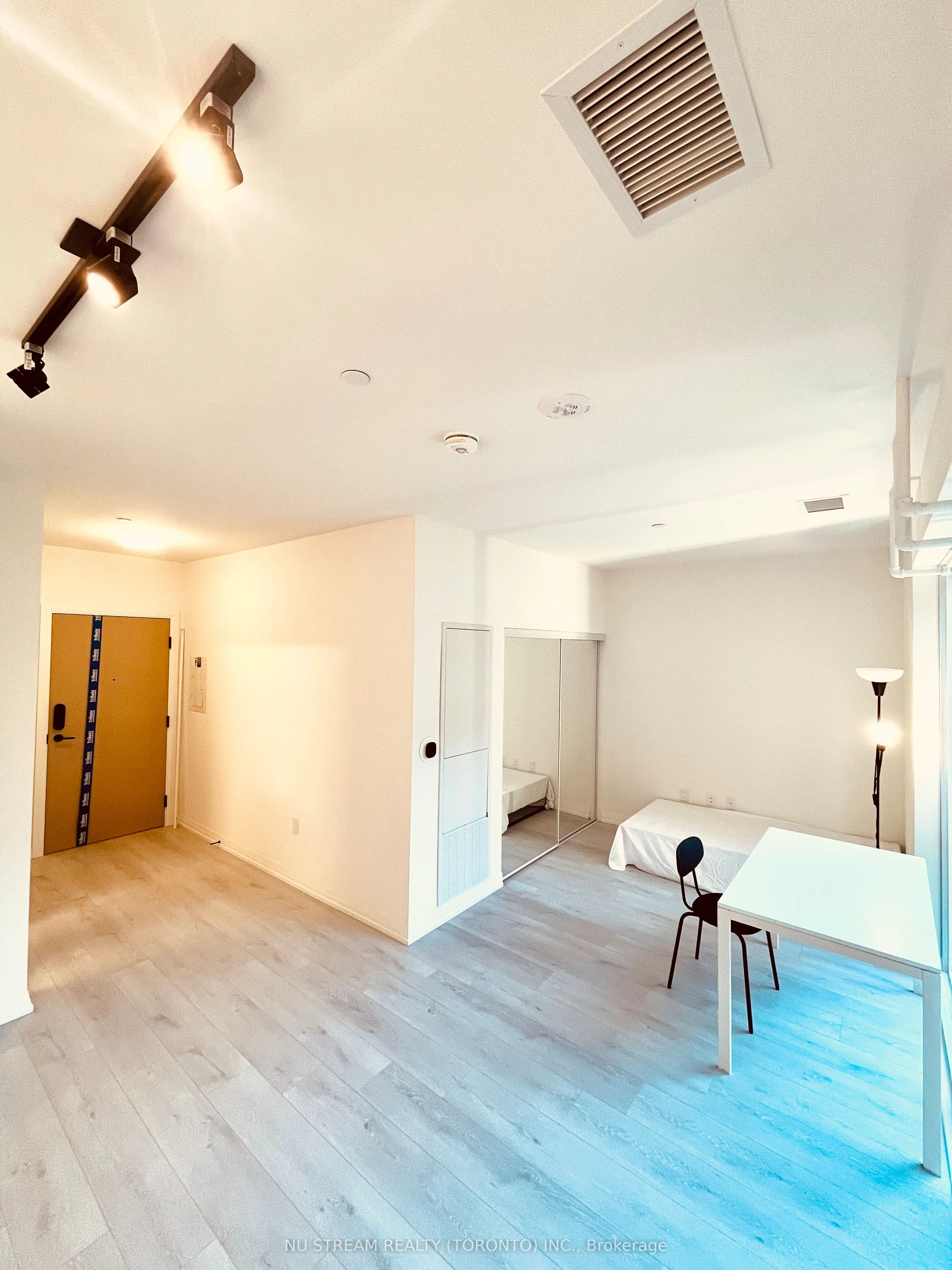 280 dundas street west Street W, #415