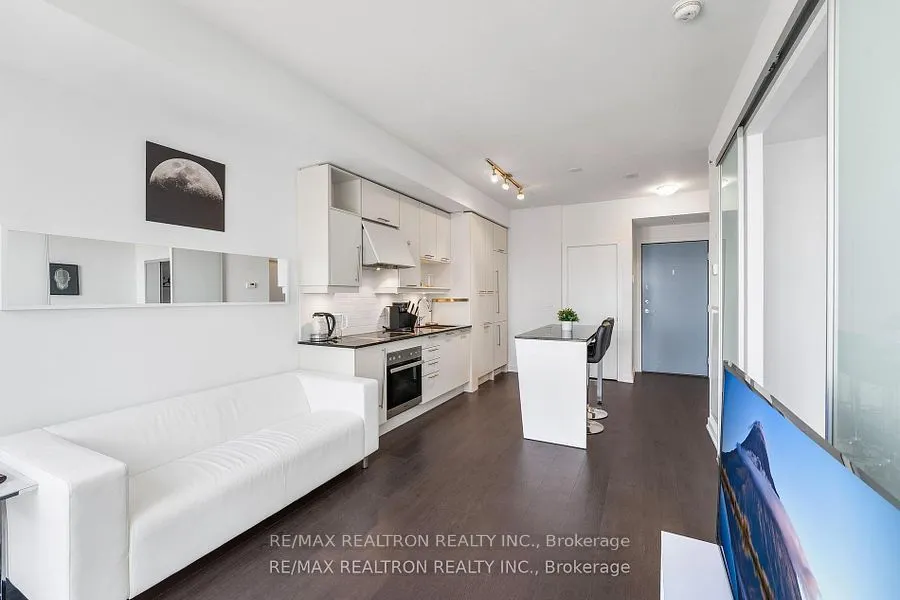 199 Richmond Street W, #1008
