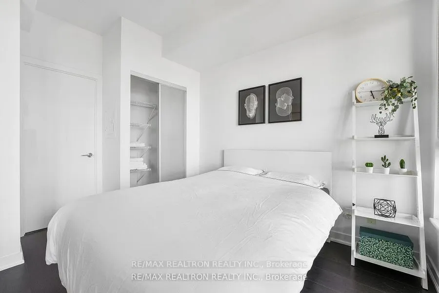 199 Richmond Street W, #1008