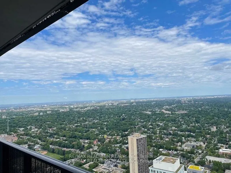 8 Eglinton Avenue E, #5606