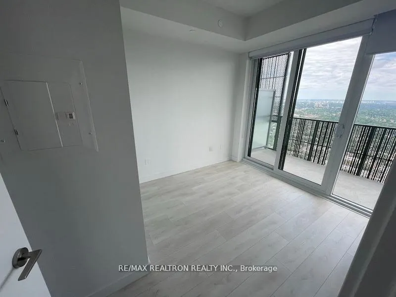 8 Eglinton Avenue E, #5606