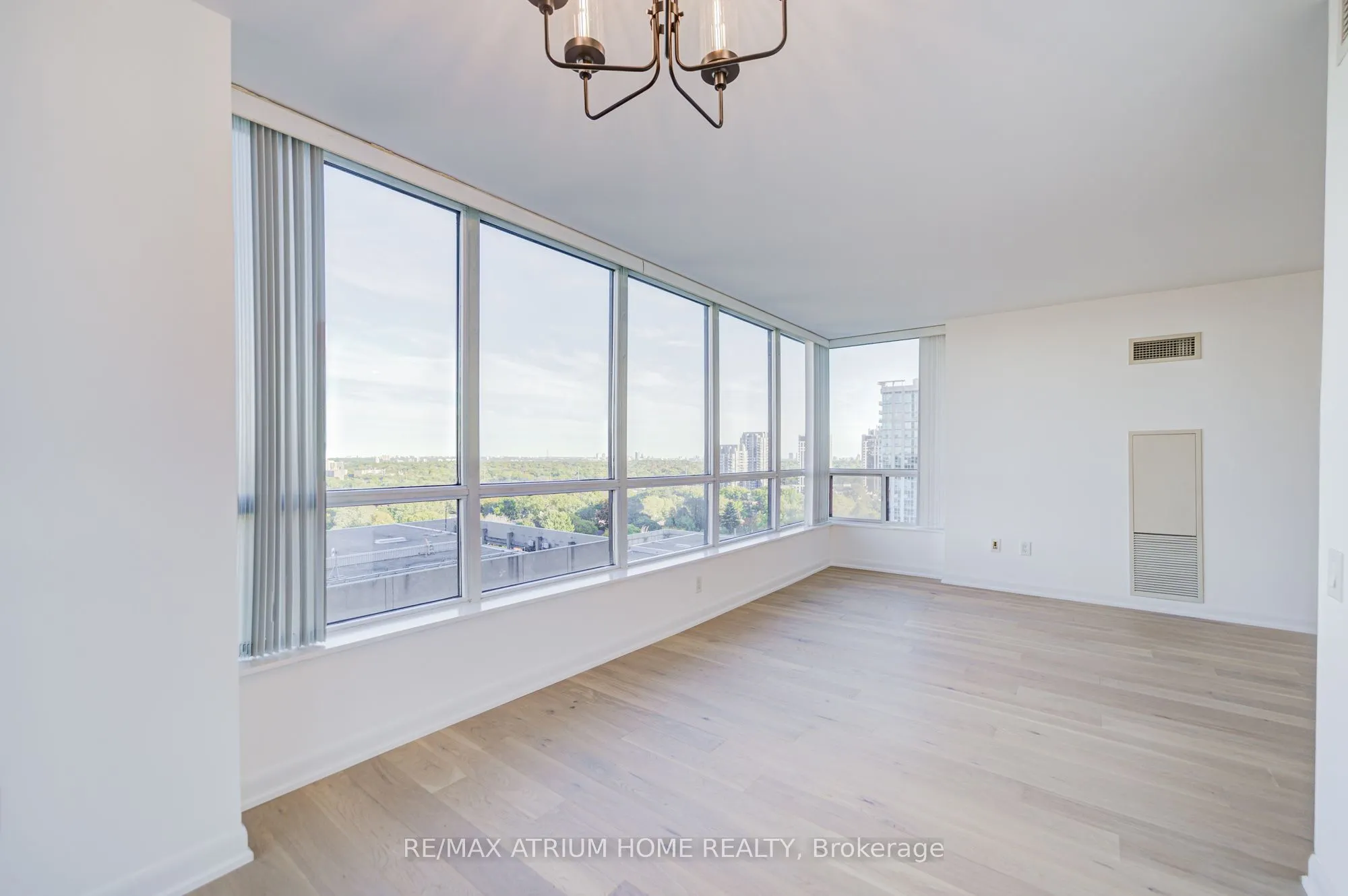 33 Sheppard Avenue E, #1810