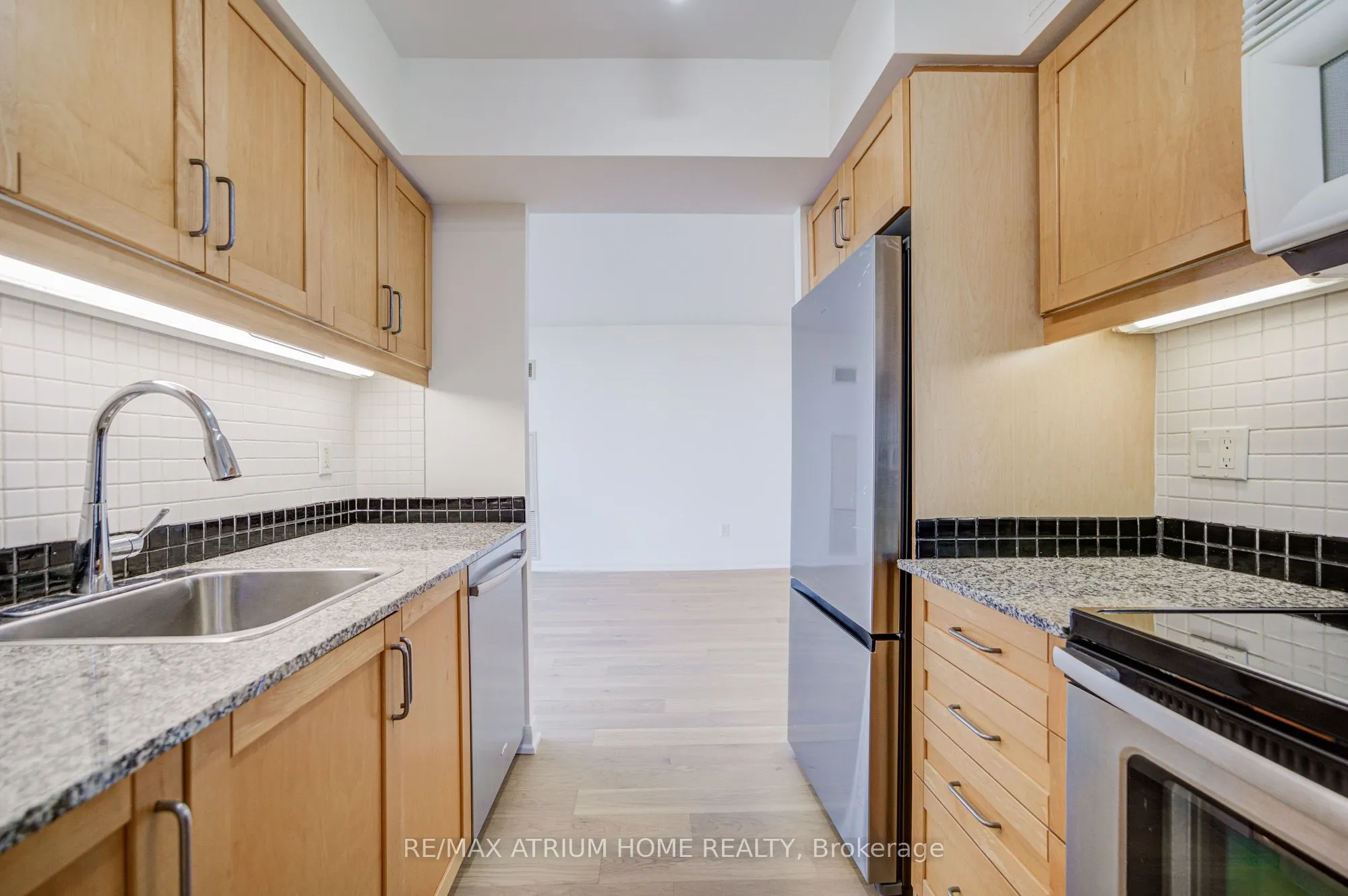 33 Sheppard Avenue E, #1810
