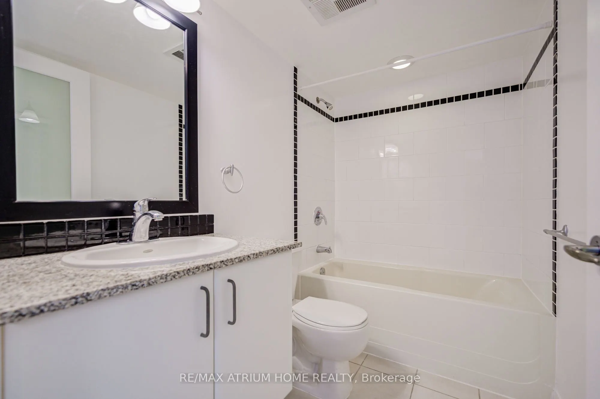 33 Sheppard Avenue E, #1810