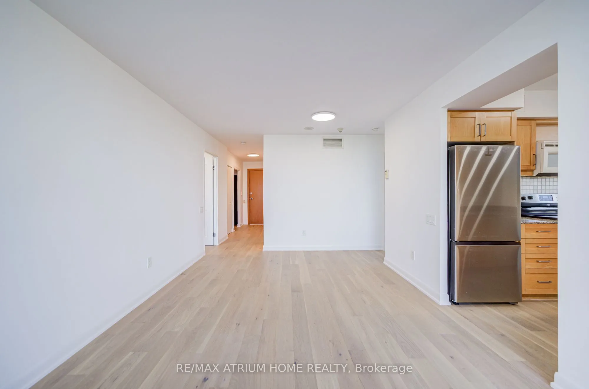 33 Sheppard Avenue E, #1810