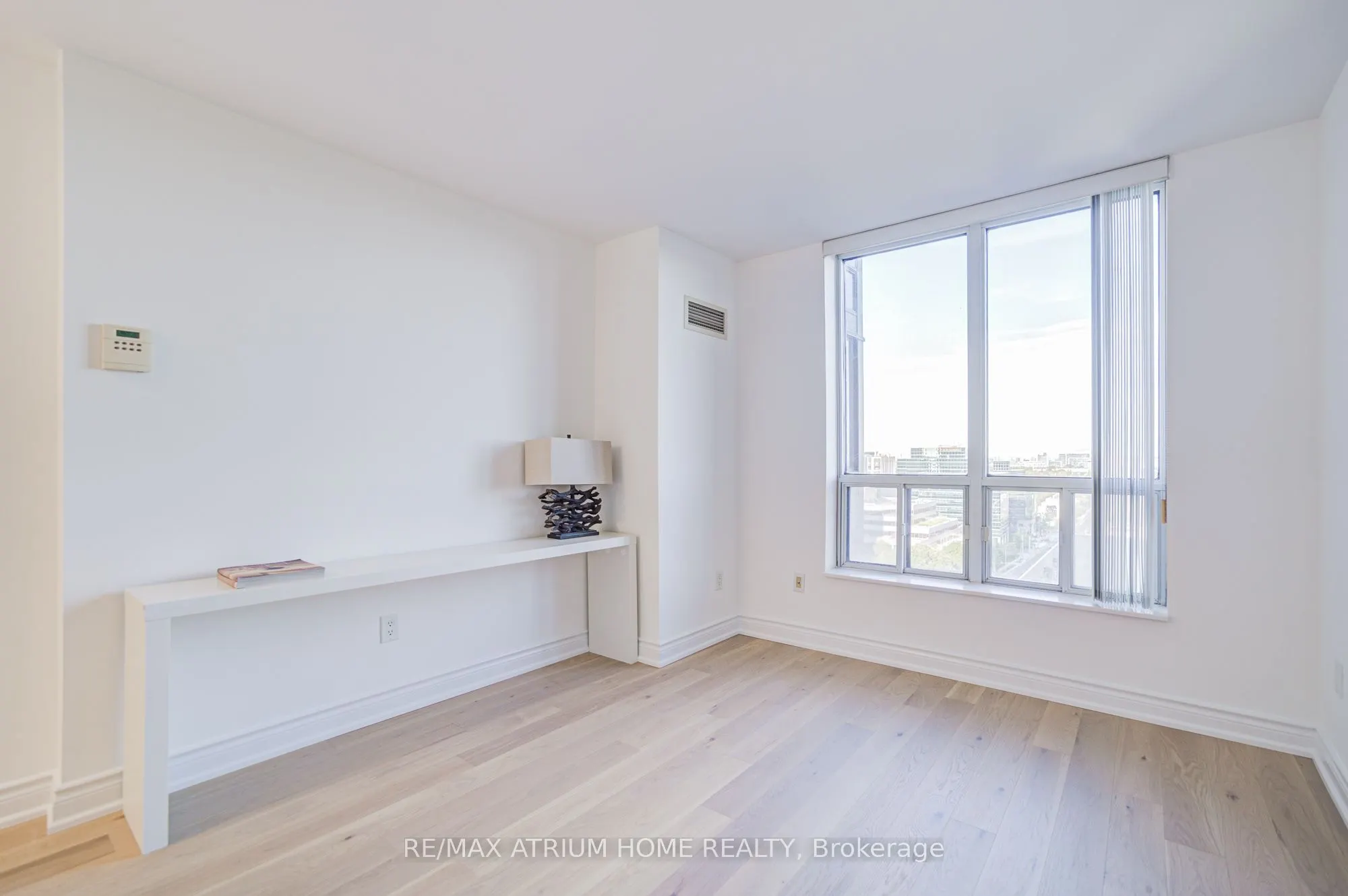 33 Sheppard Avenue E, #1810