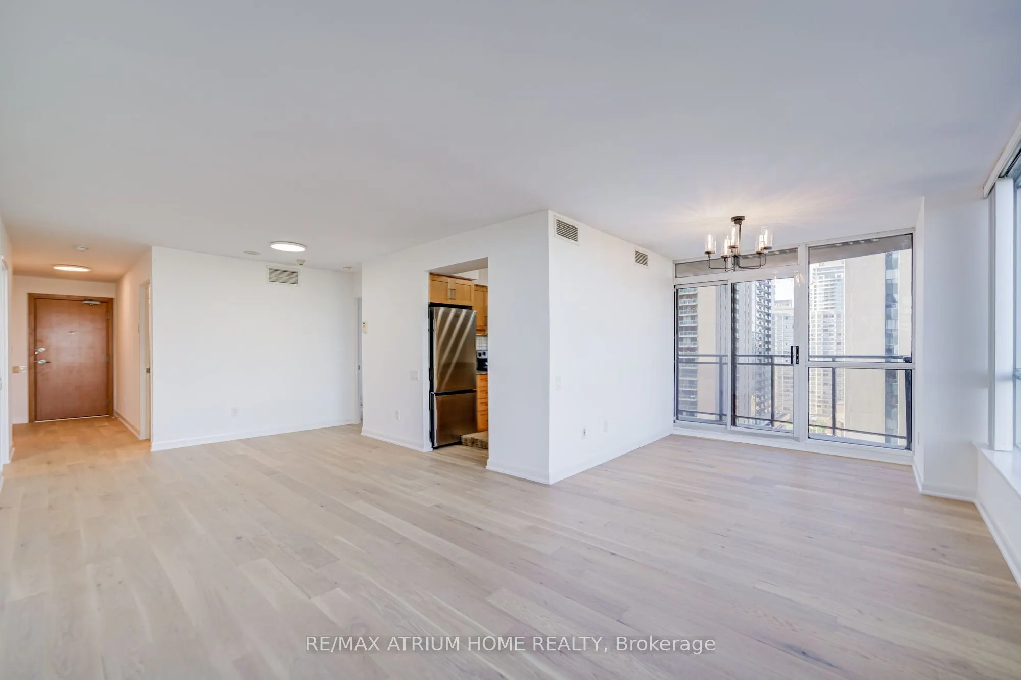 33 Sheppard Avenue E, #1810