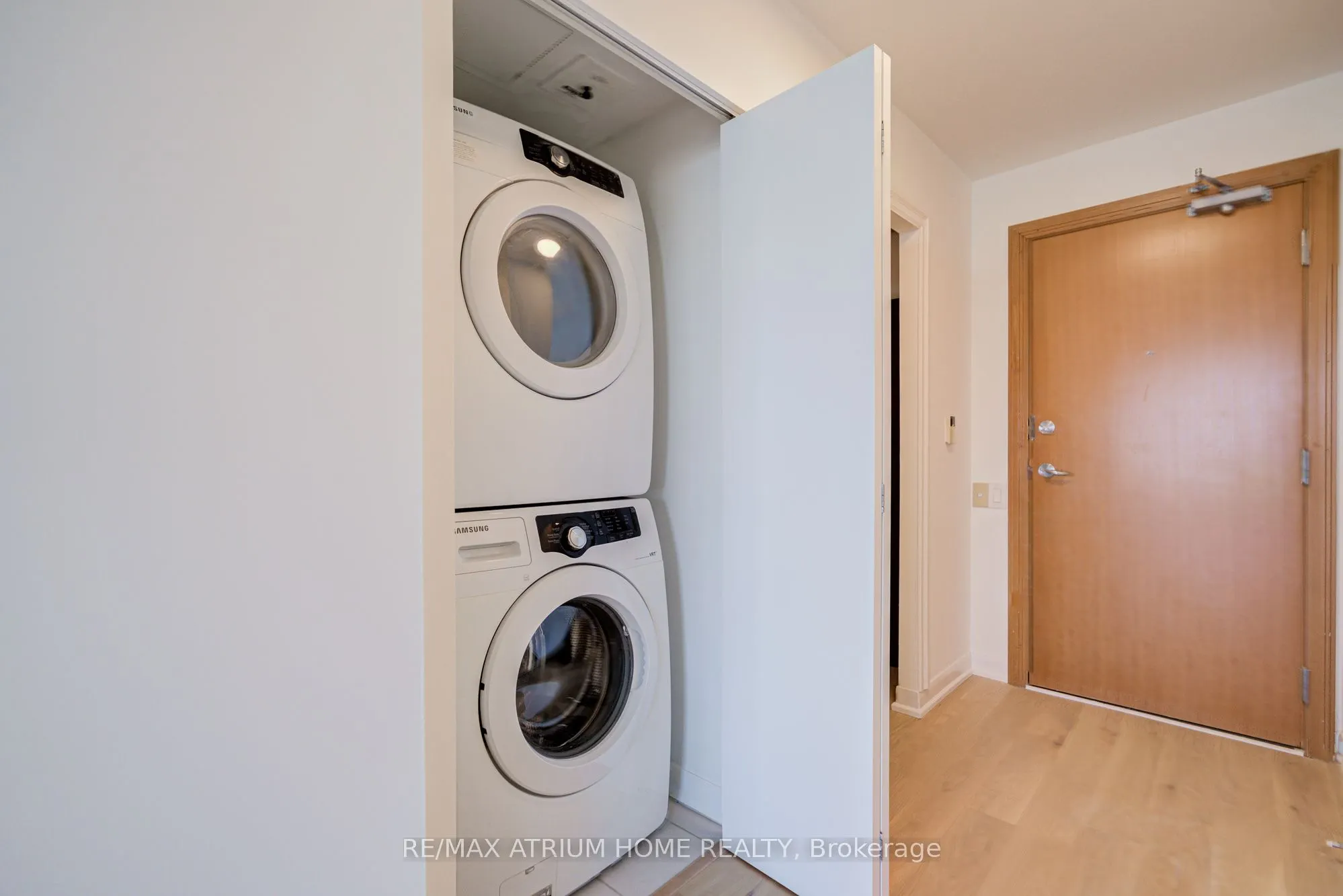 33 Sheppard Avenue E, #1810