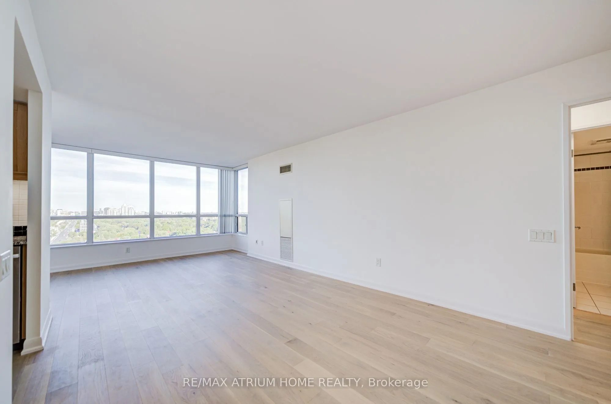 33 Sheppard Avenue E, #1810