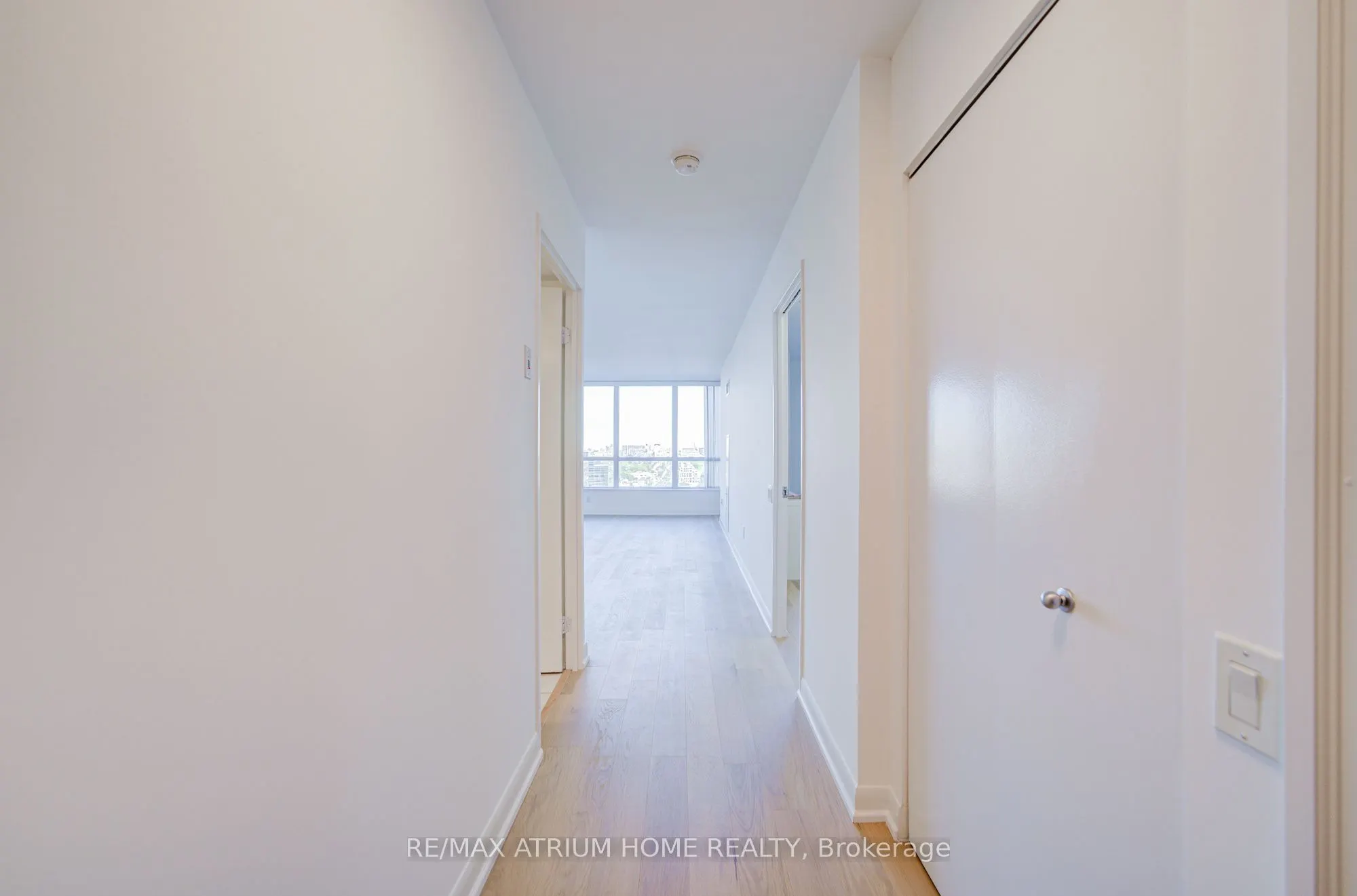 33 Sheppard Avenue E, #1810