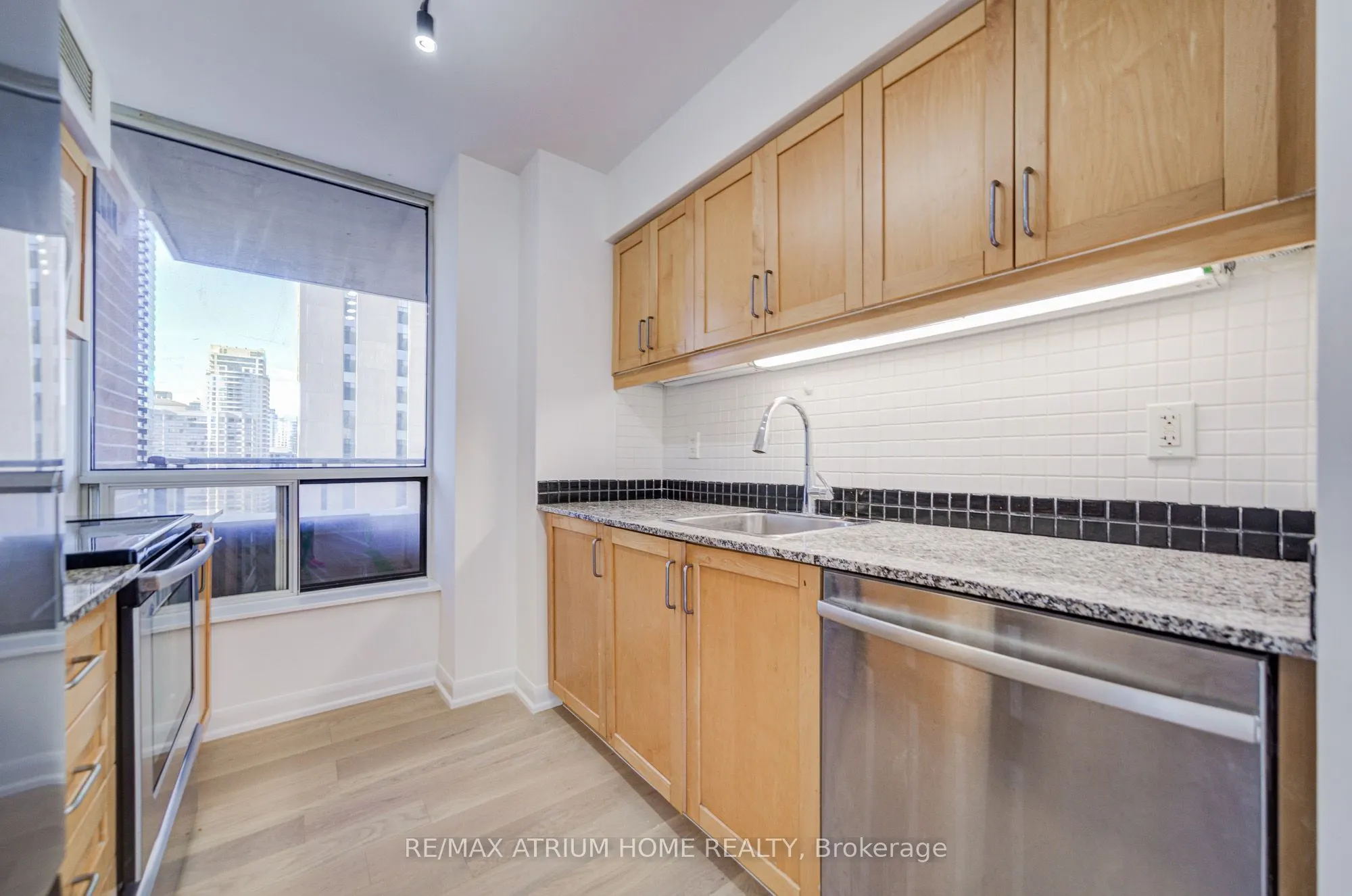 33 Sheppard Avenue E, #1810