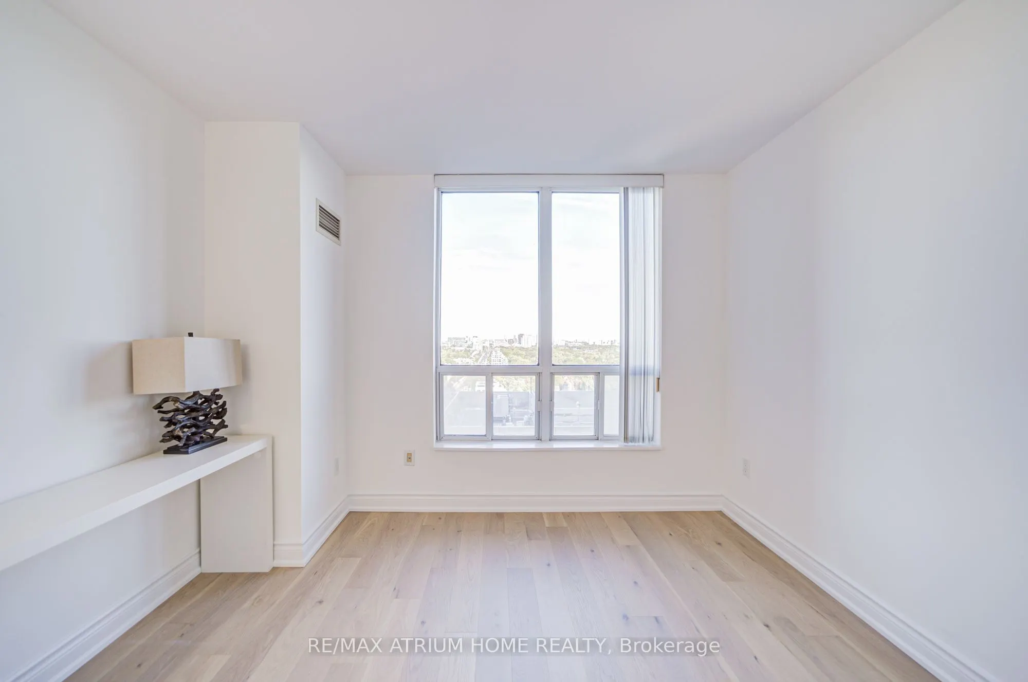 33 Sheppard Avenue E, #1810