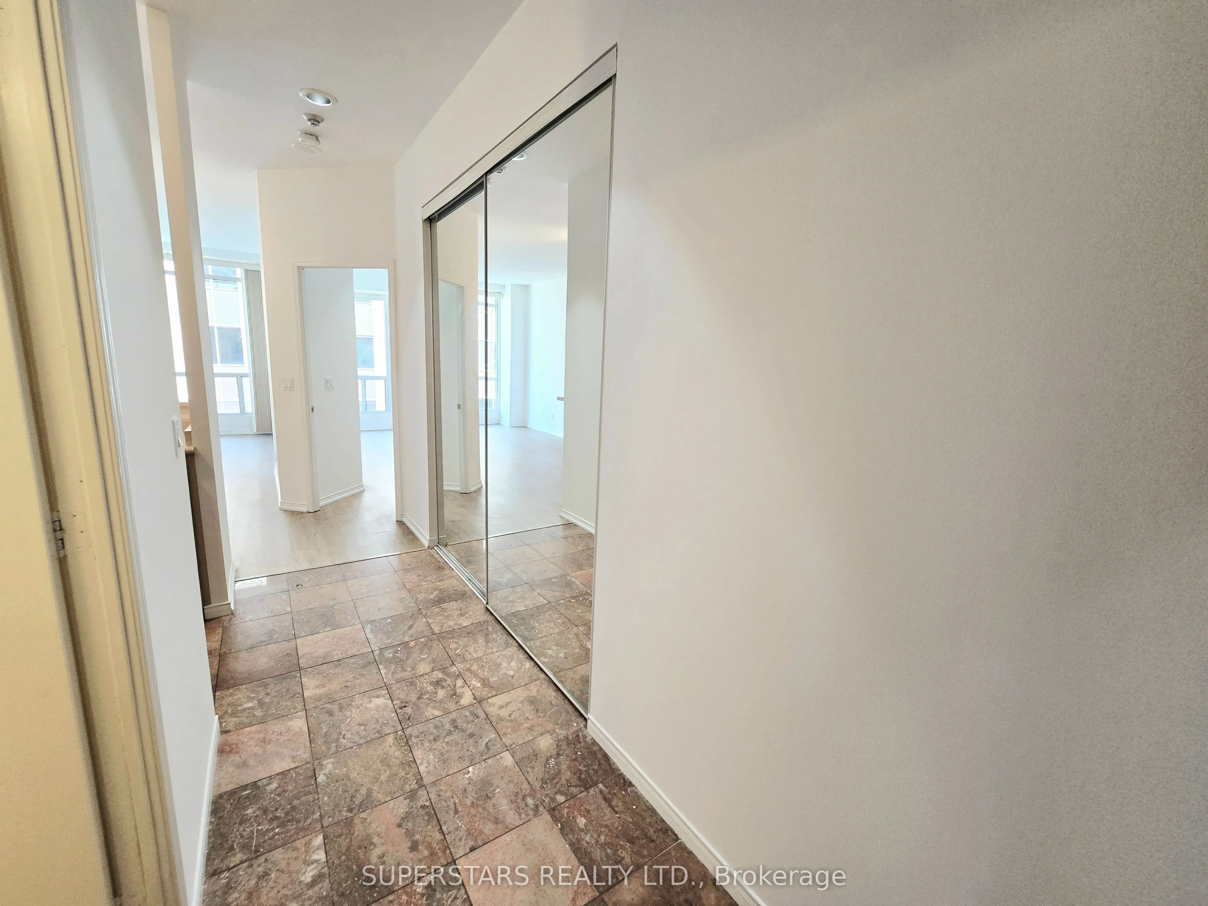 7 King Street E, #1712