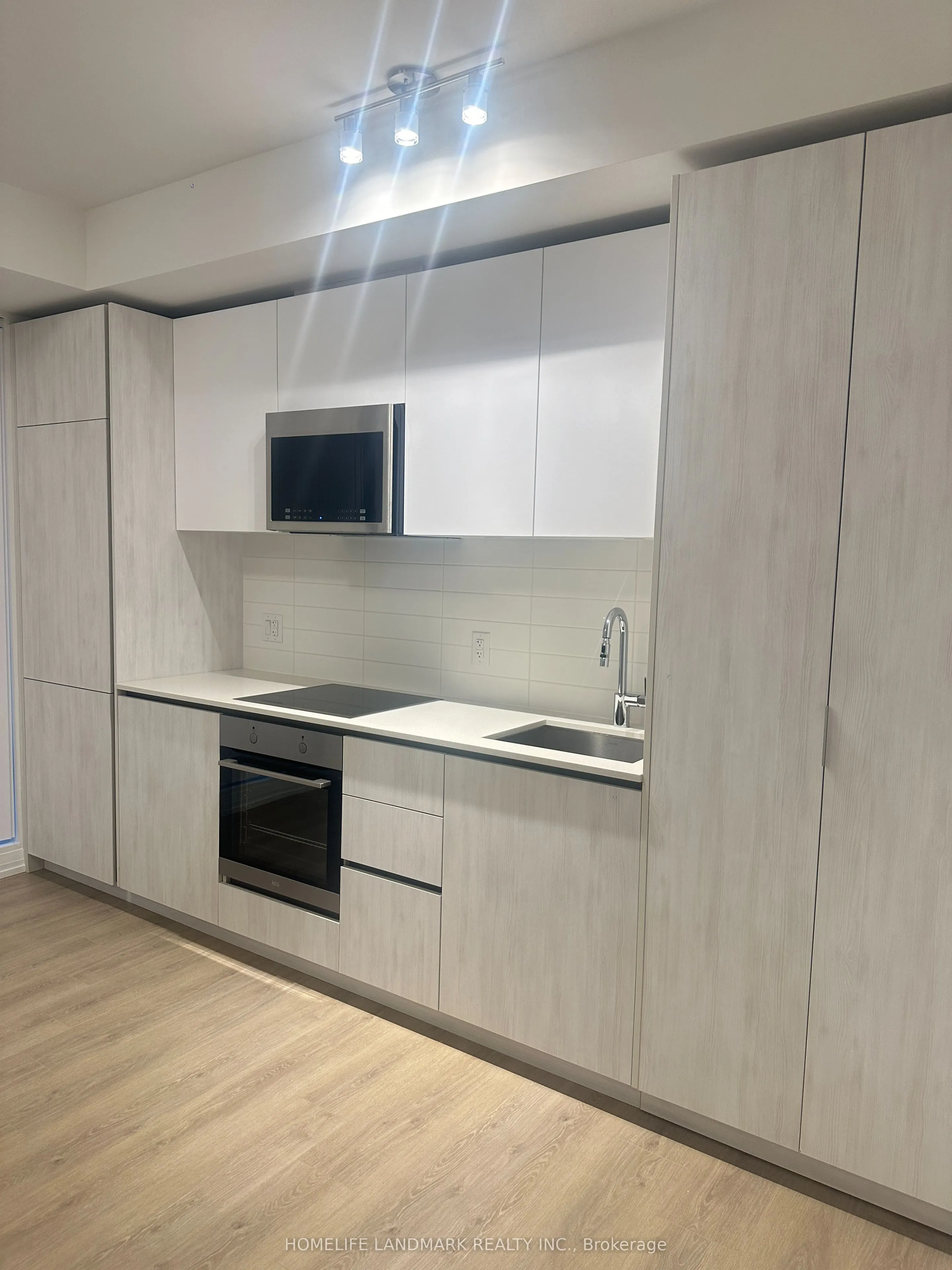 8 Widmer Street, #1012