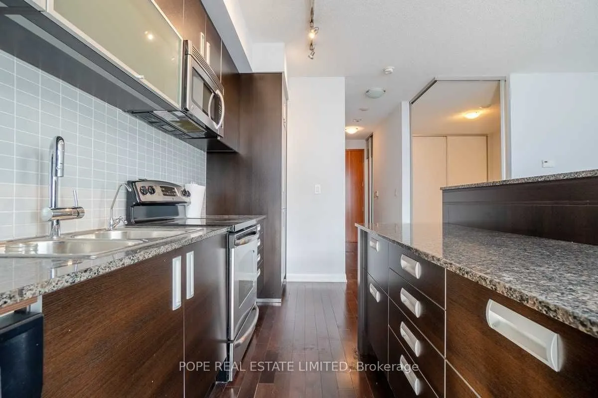 205 Frederick Street, #803