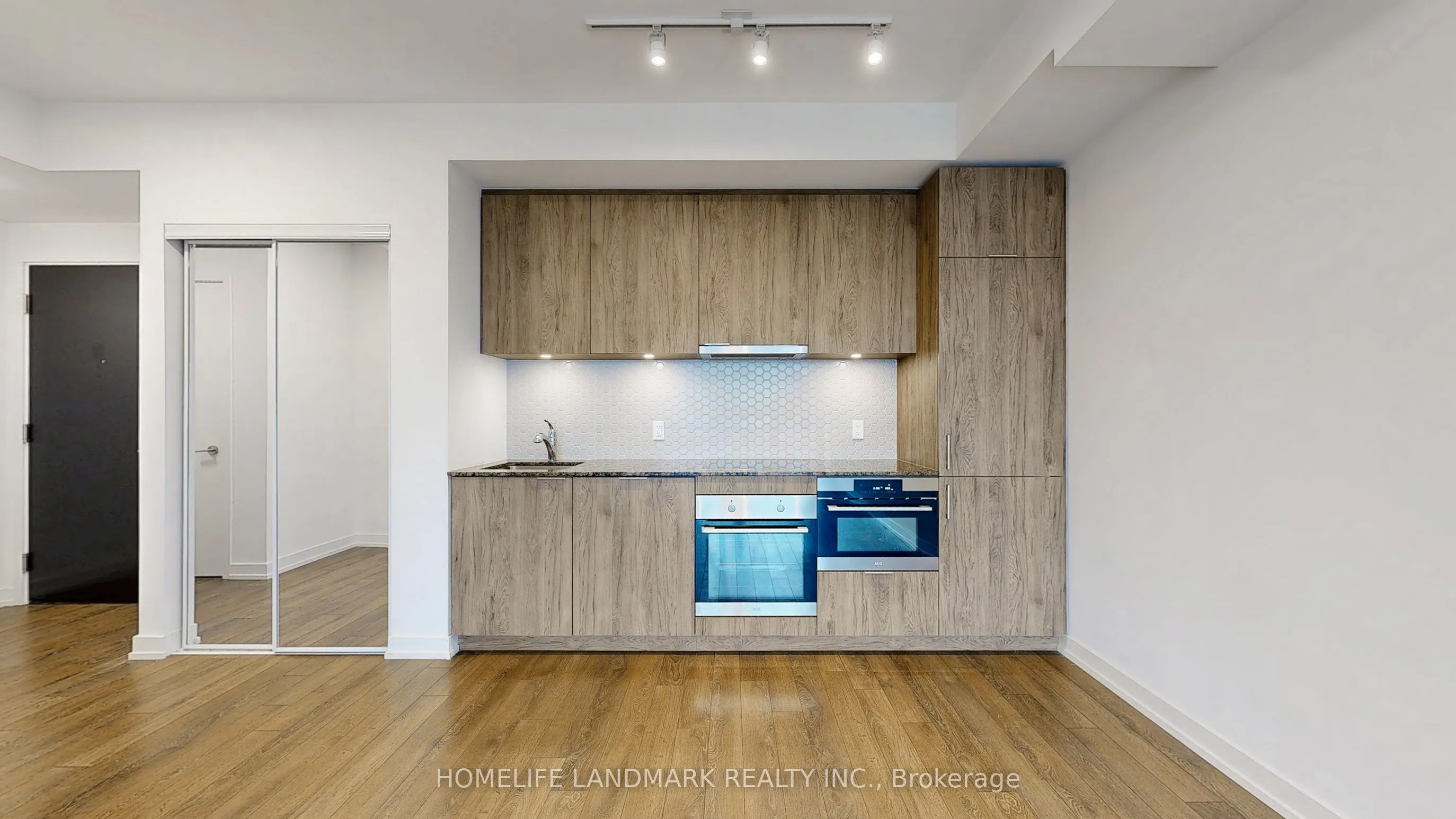 158 front Street E, #1101