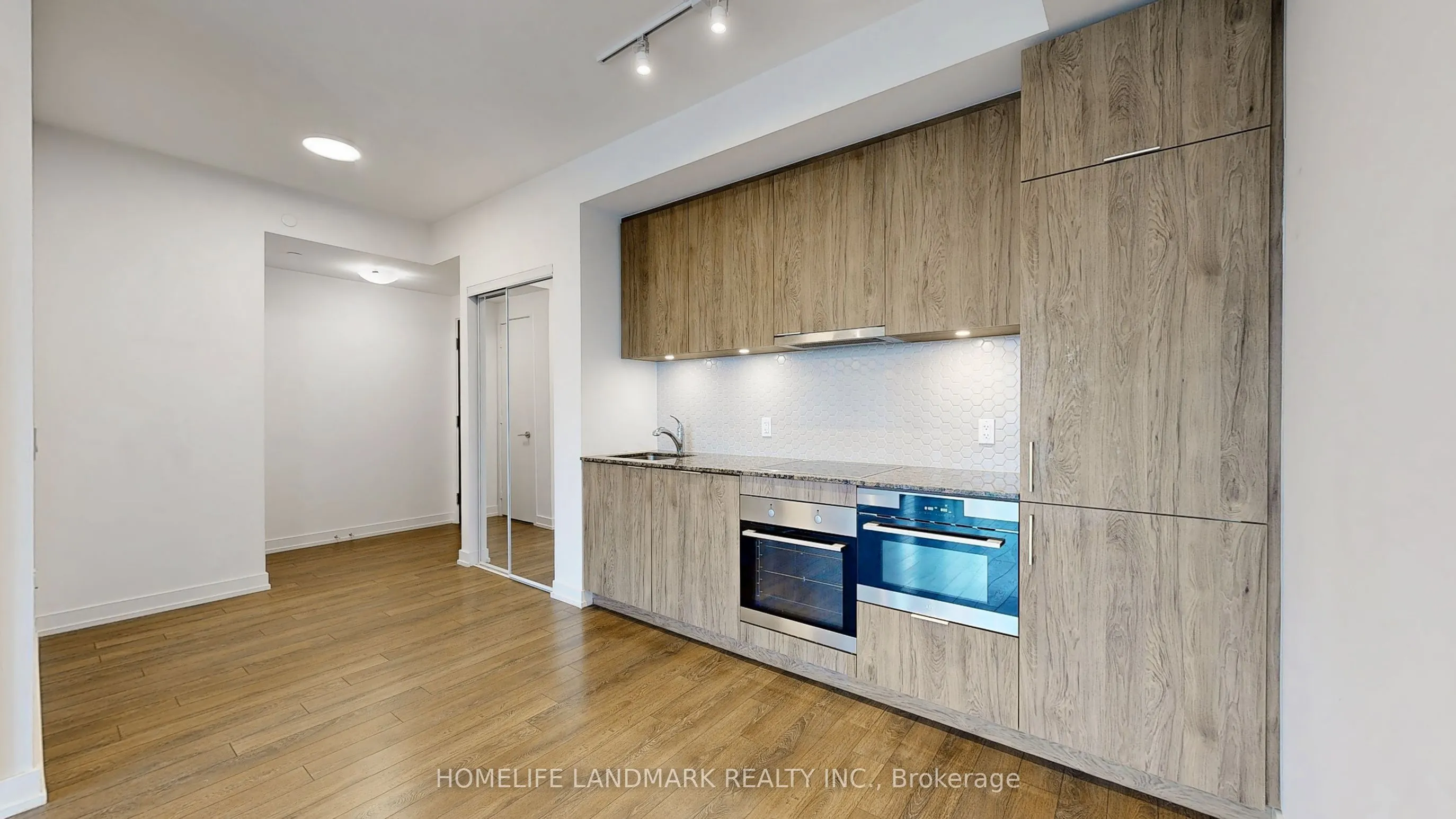 158 front Street E, #1101