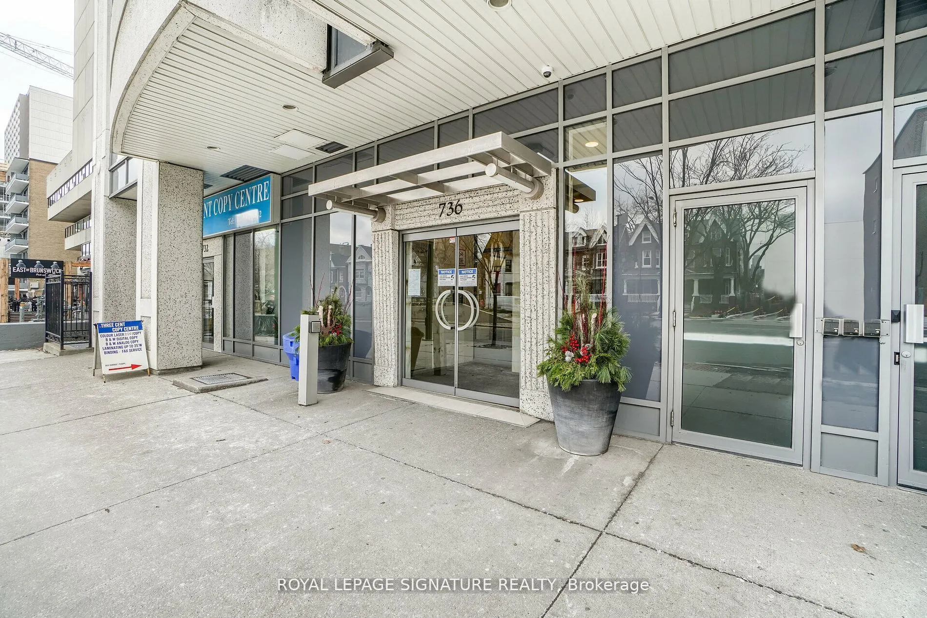 736 Spadina Avenue, #403