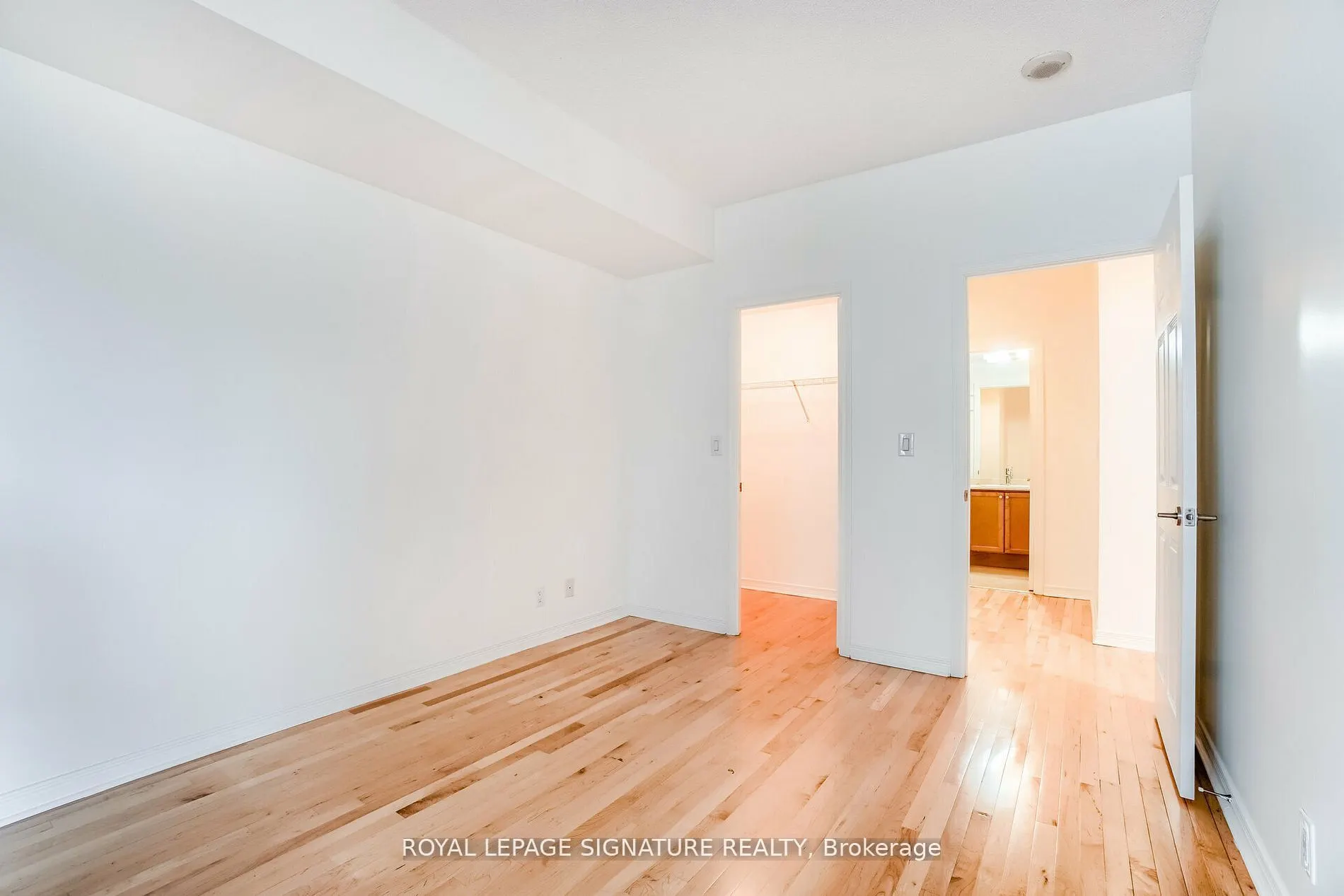 736 Spadina Avenue, #403