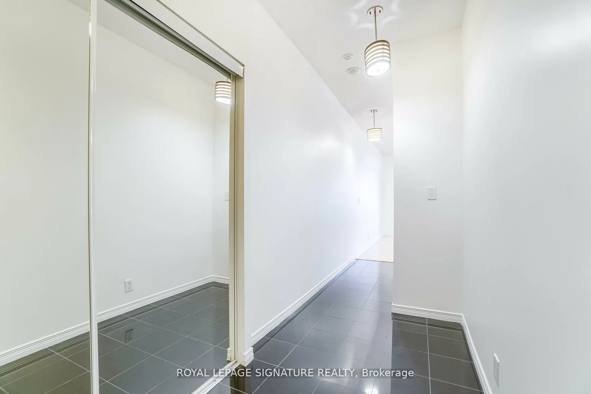 736 Spadina Avenue, #403