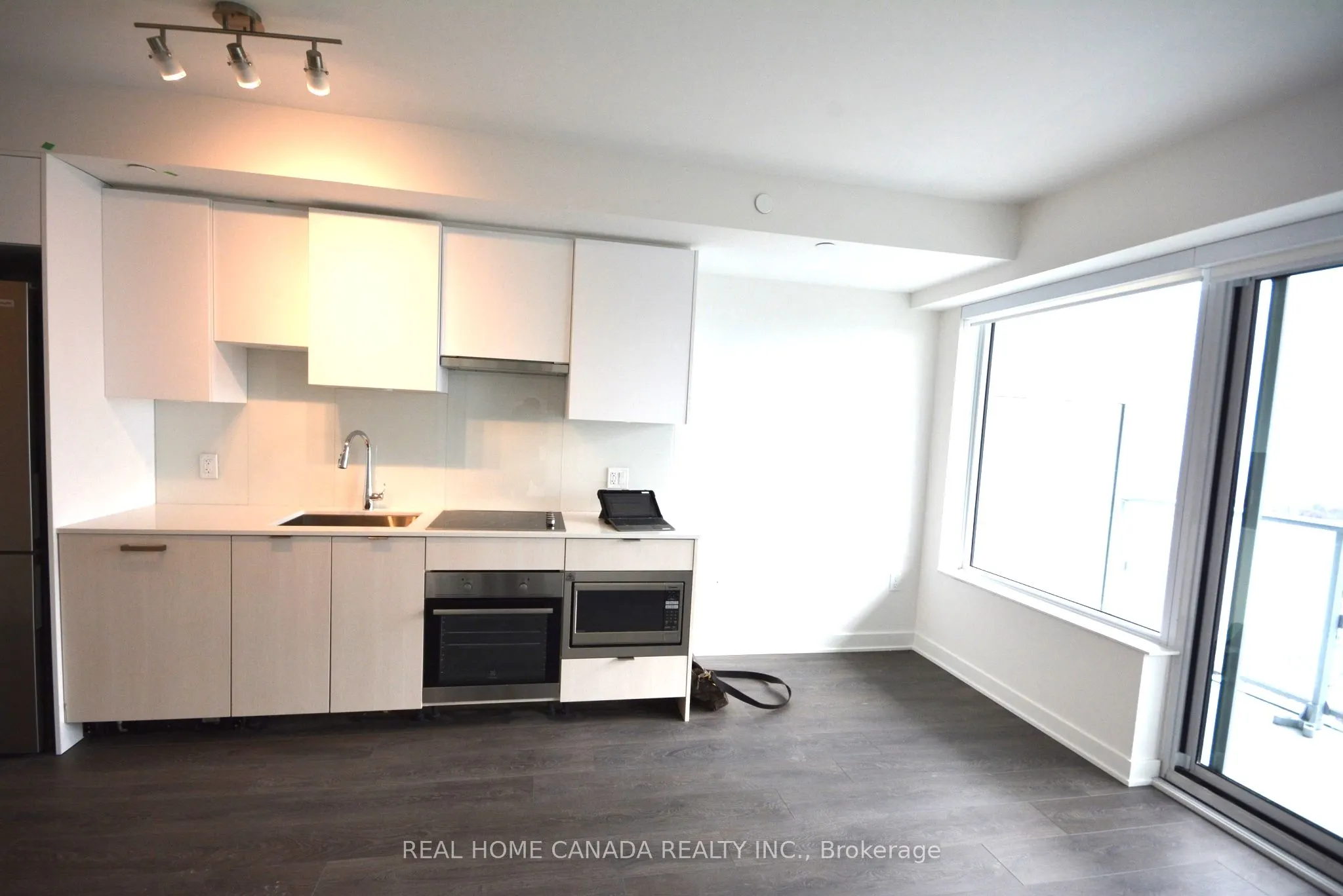 195 Redpath Avenue, #3609