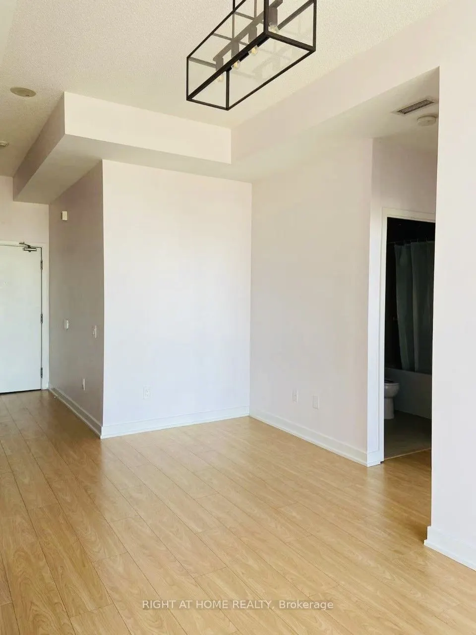 121 Mcmahon Drive, #3606