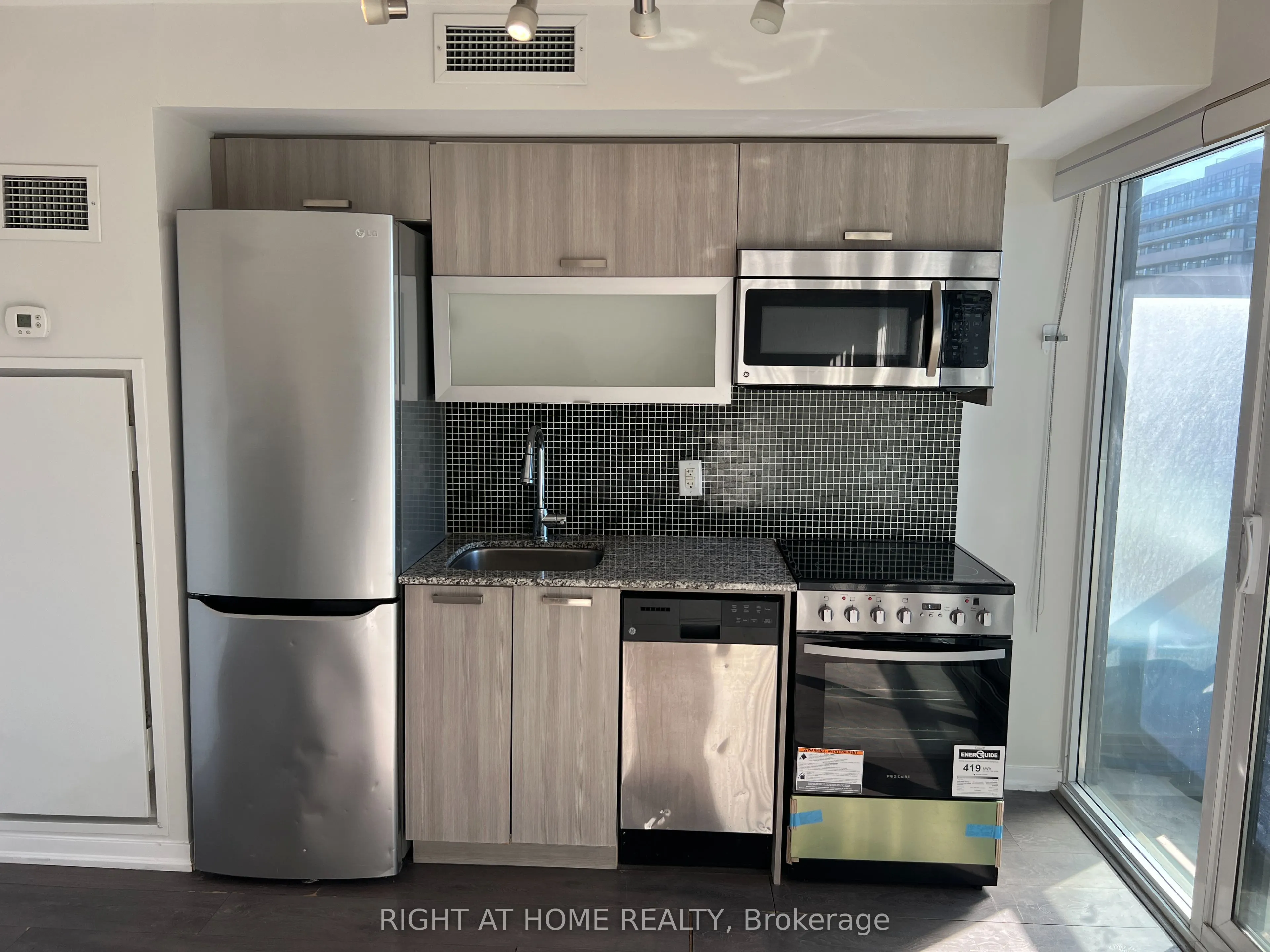 36 Lisgar Street, #817